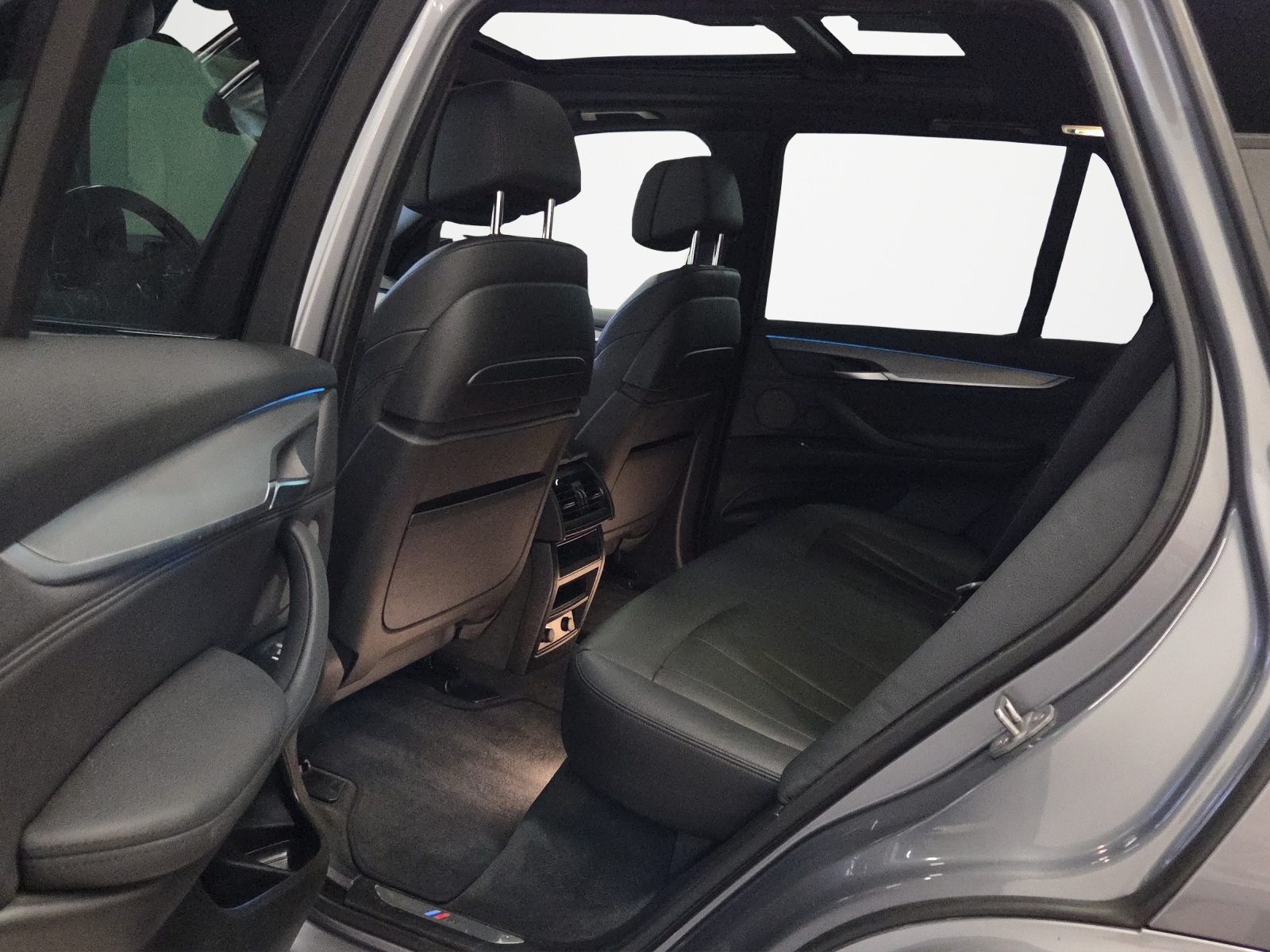 BMW X5 xDrive 40d M-Sport Steptronic-image-12