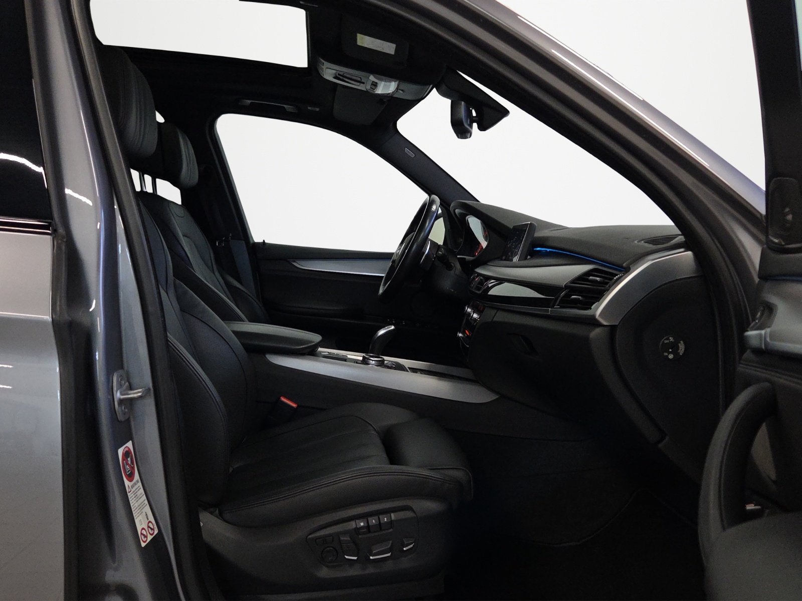 BMW X5 xDrive 40d M-Sport Steptronic-image-11