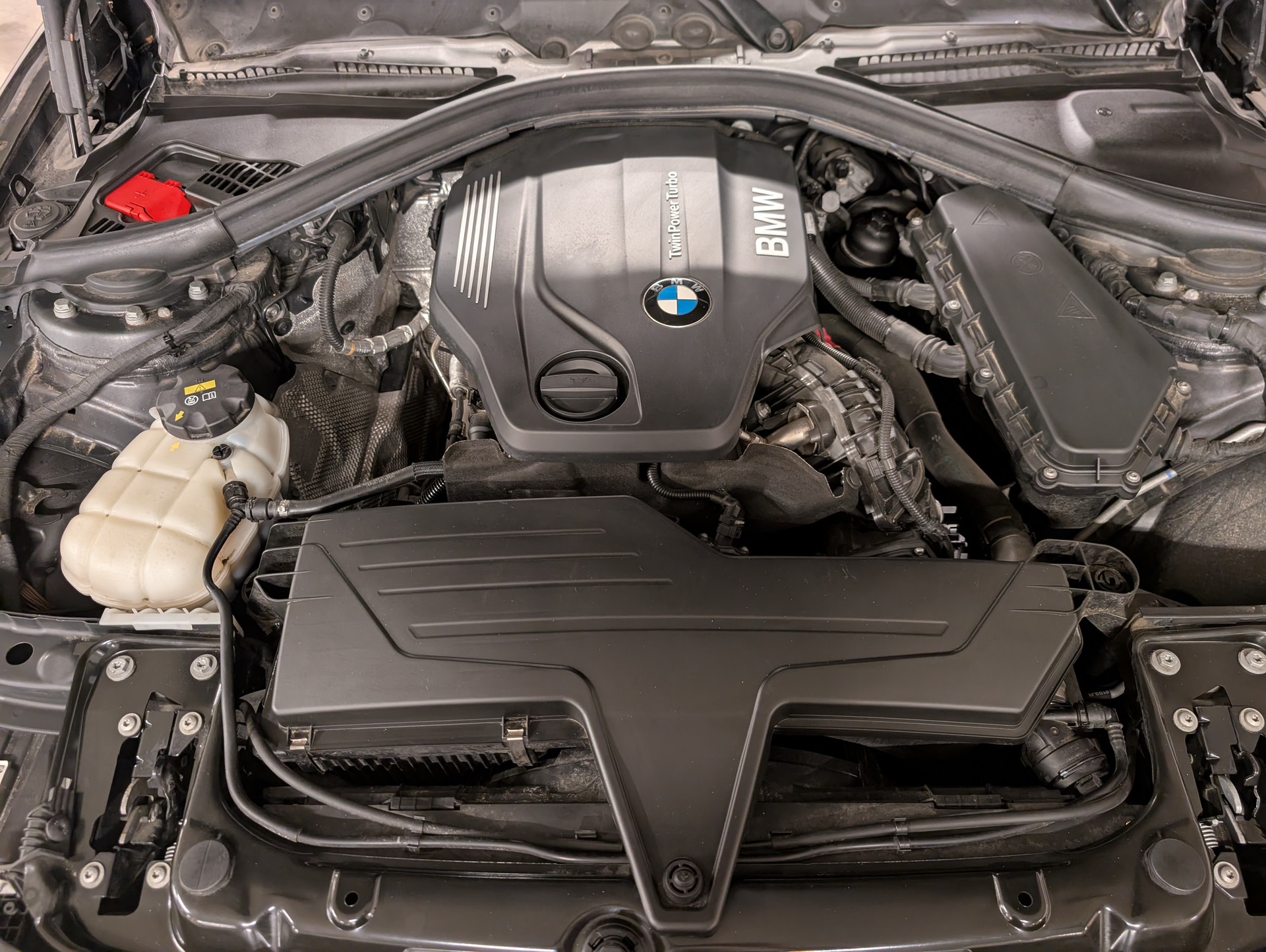 BMW 320d xDrive Touring M Sport Line Steptronic-image-15