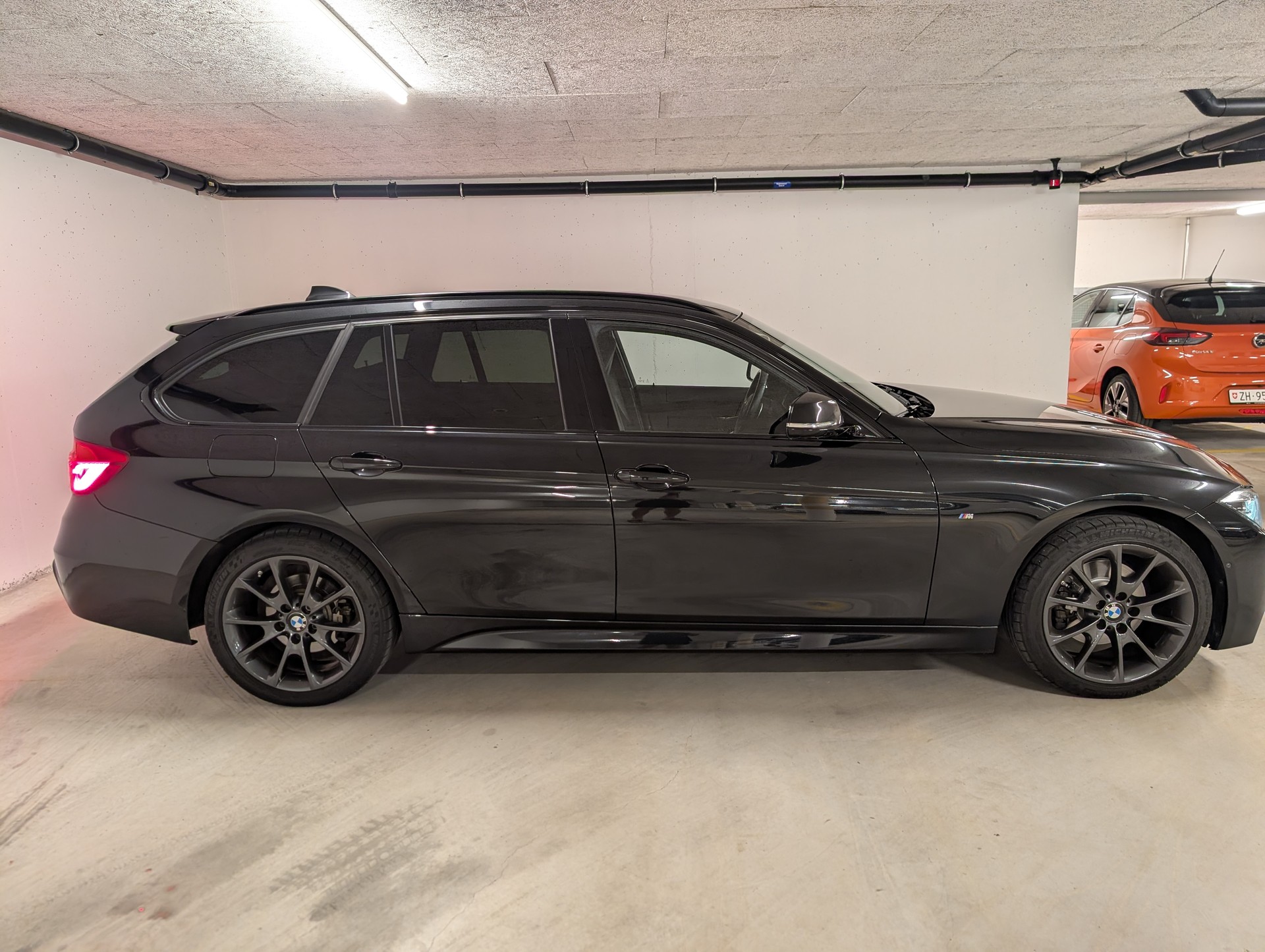 BMW 320d xDrive Touring M Sport Line Steptronic-image-7