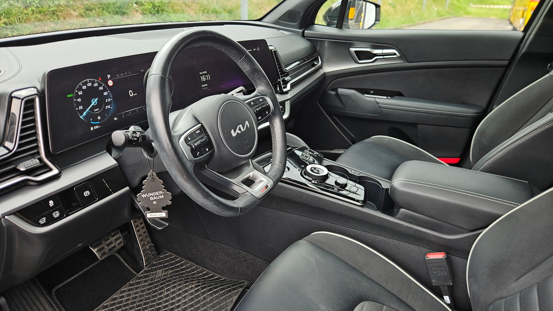 KIA Sportage 1.6 T-GDi Hybrid GT-Line-image-7