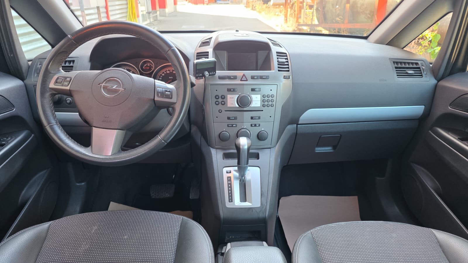 OPEL Zafira 2.2i 16V Enjoy-image-7