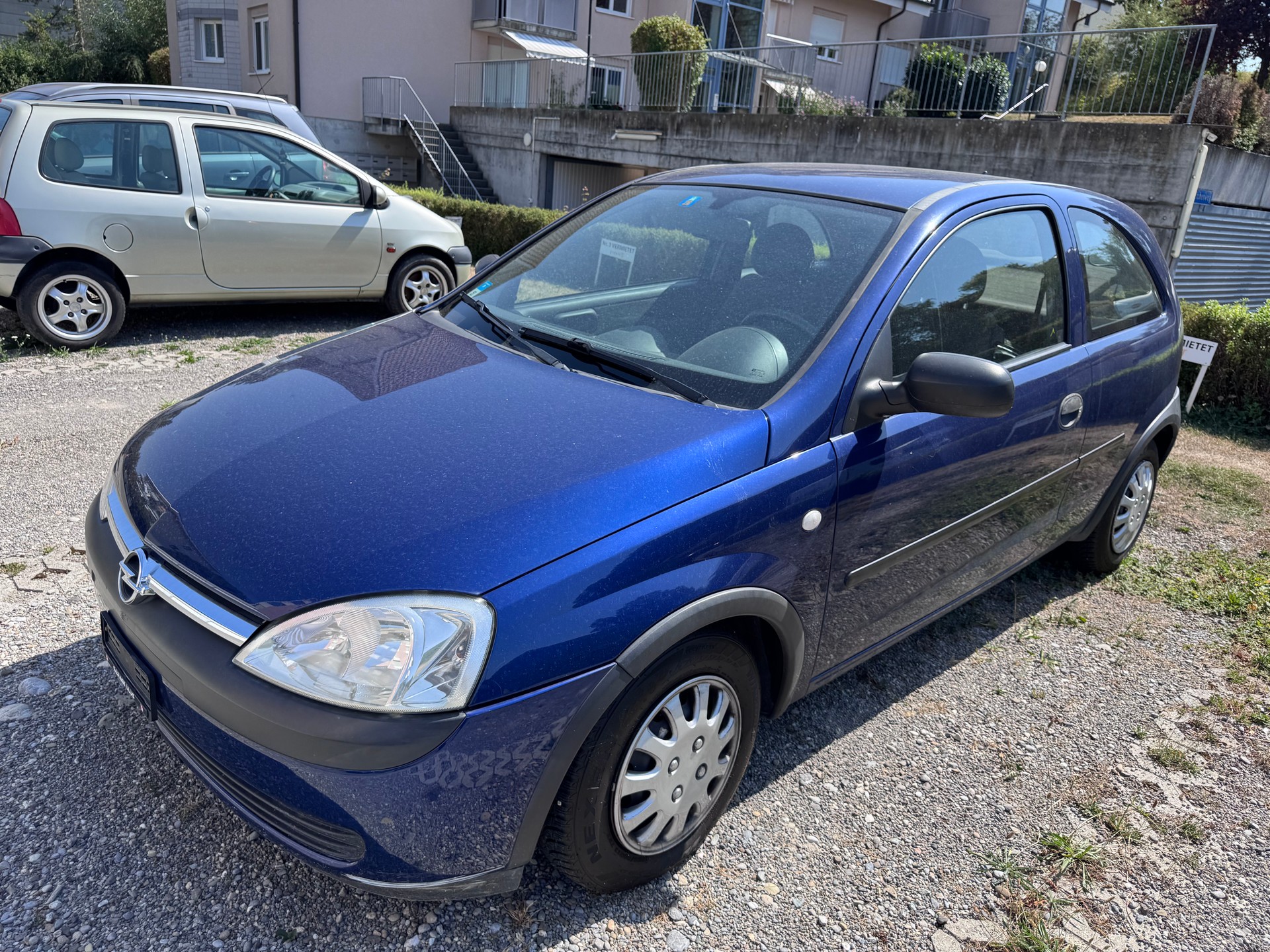 OPEL Corsa 1.2 16V Young-image-2