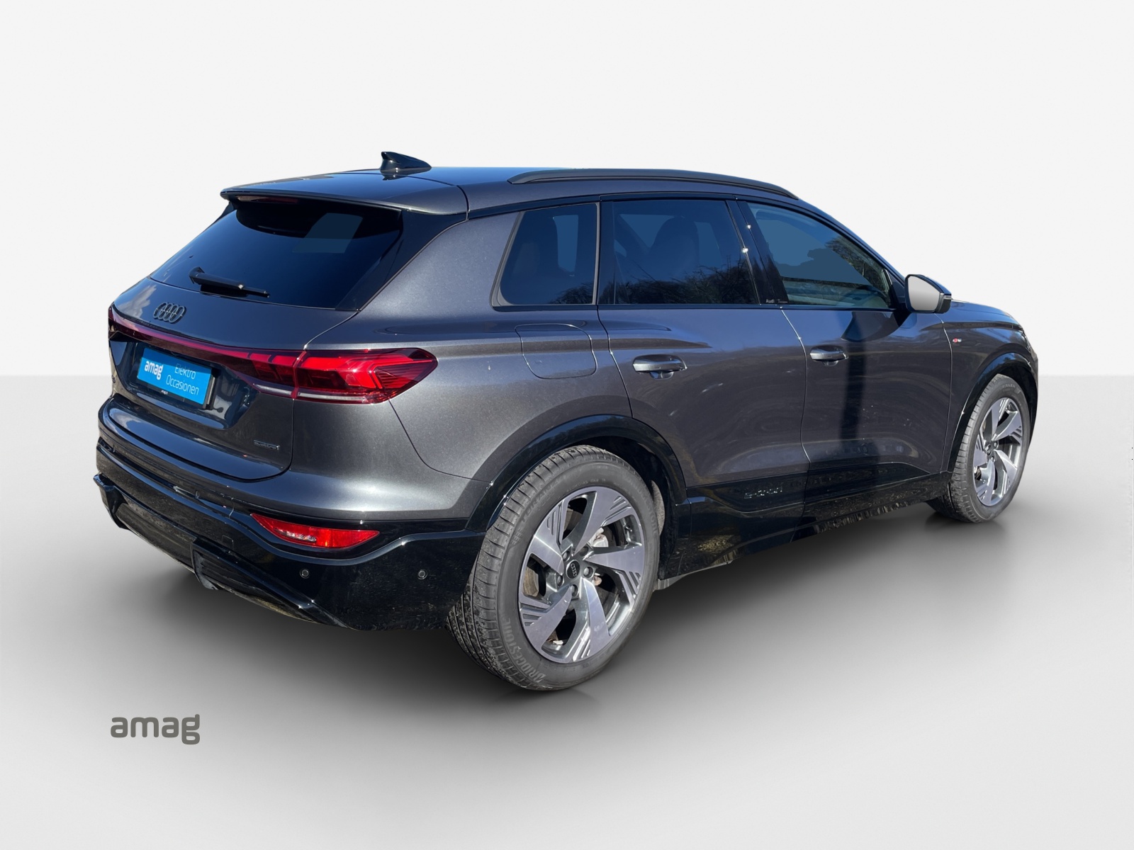 AUDI Q6 e-tron quattro-image-4