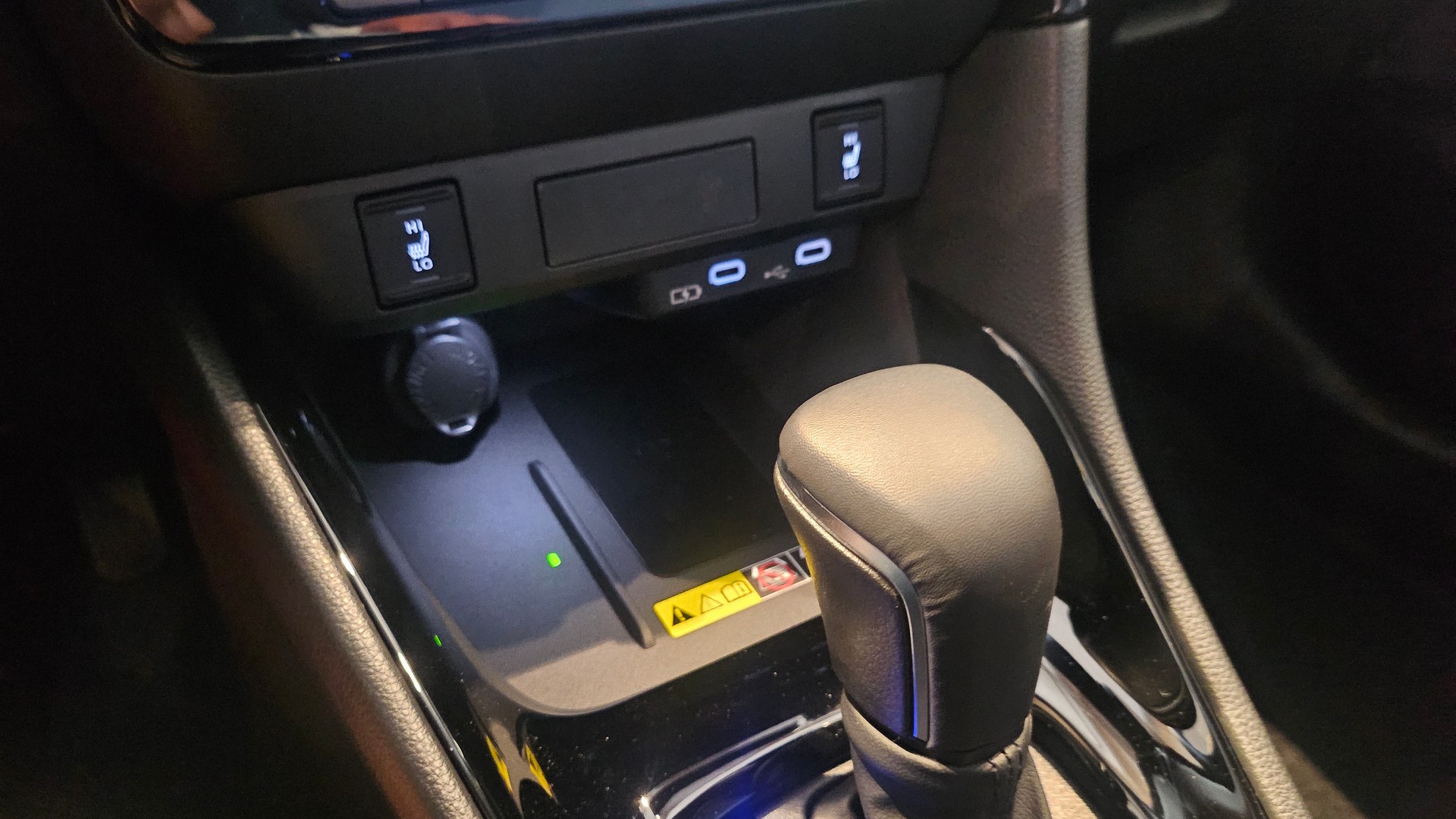 TOYOTA Yaris 1.5 Teamplayer e-CVTđ„đ„đ„-image-24