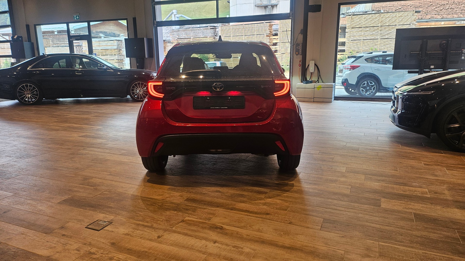 TOYOTA Yaris 1.5 Teamplayer e-CVTđ„đ„đ„-image-10