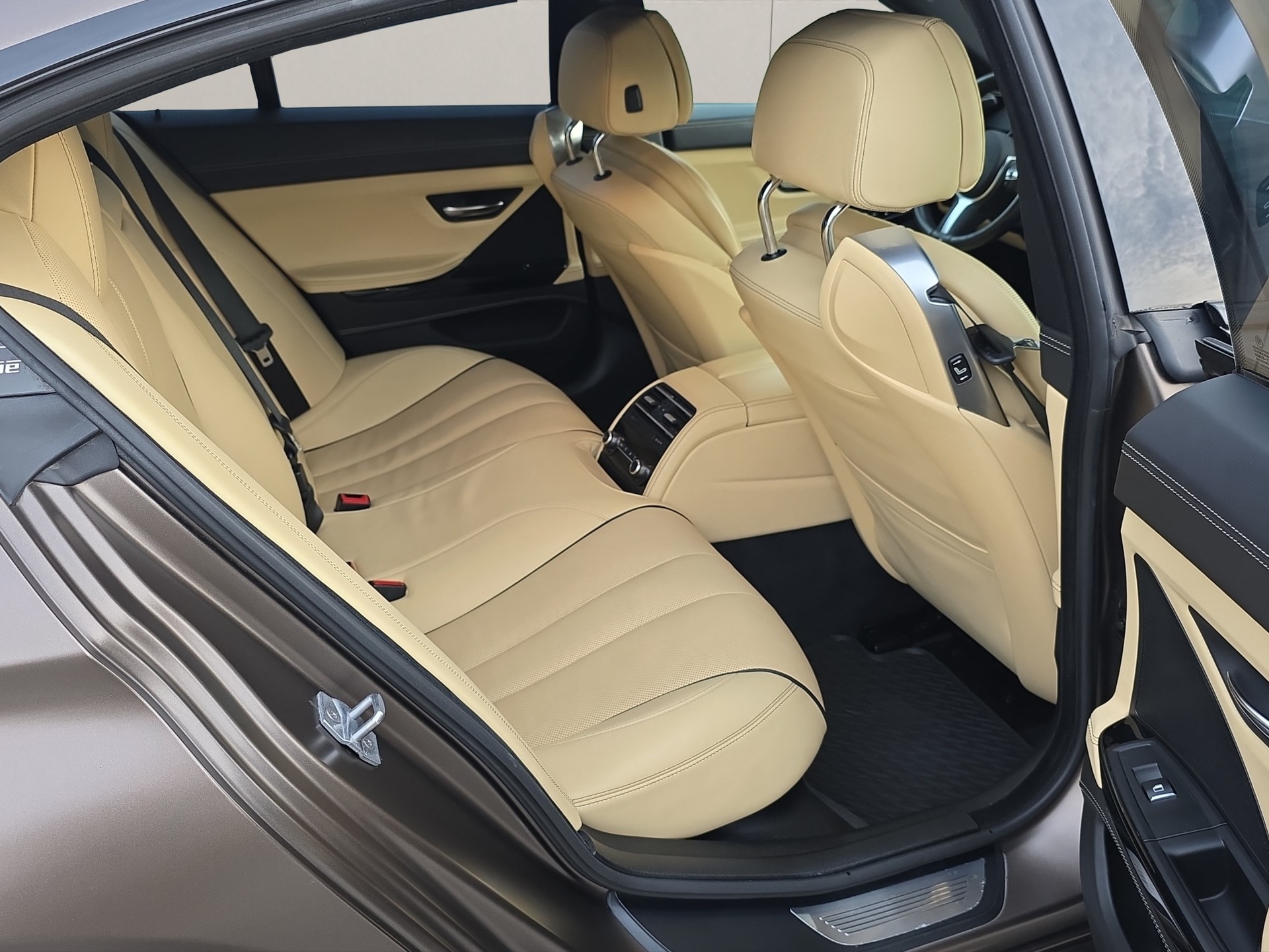 BMW 640d Gran Coupé xDrive-image-15