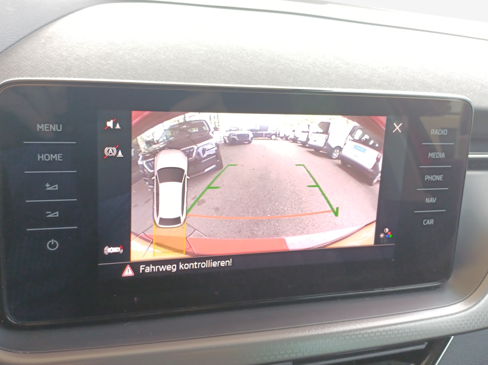 SKODA Scala 1.5 TSI ACT Ambition DSG-image-15