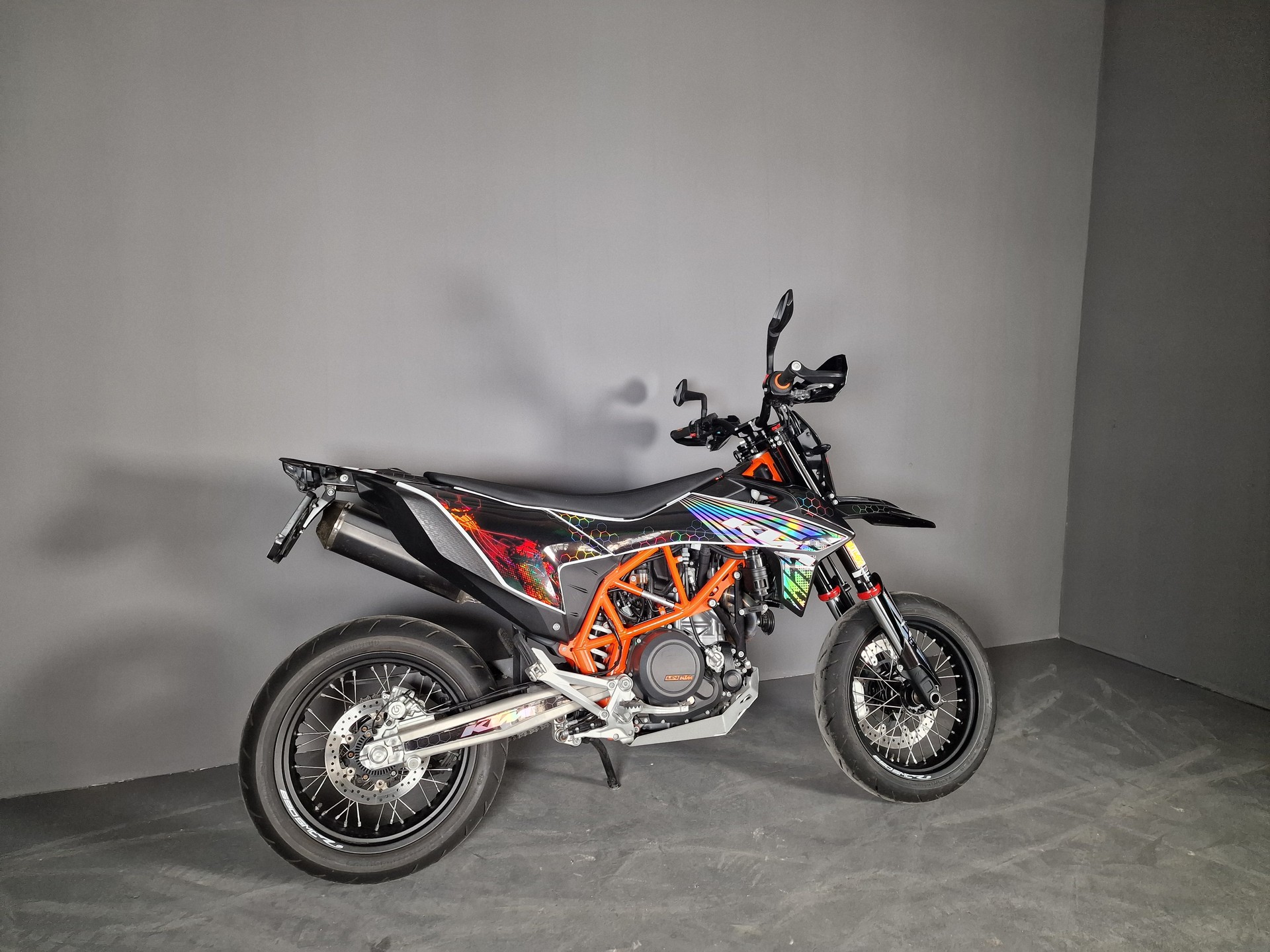KTM 690 SMC R ABS (35 kW)-image-8
