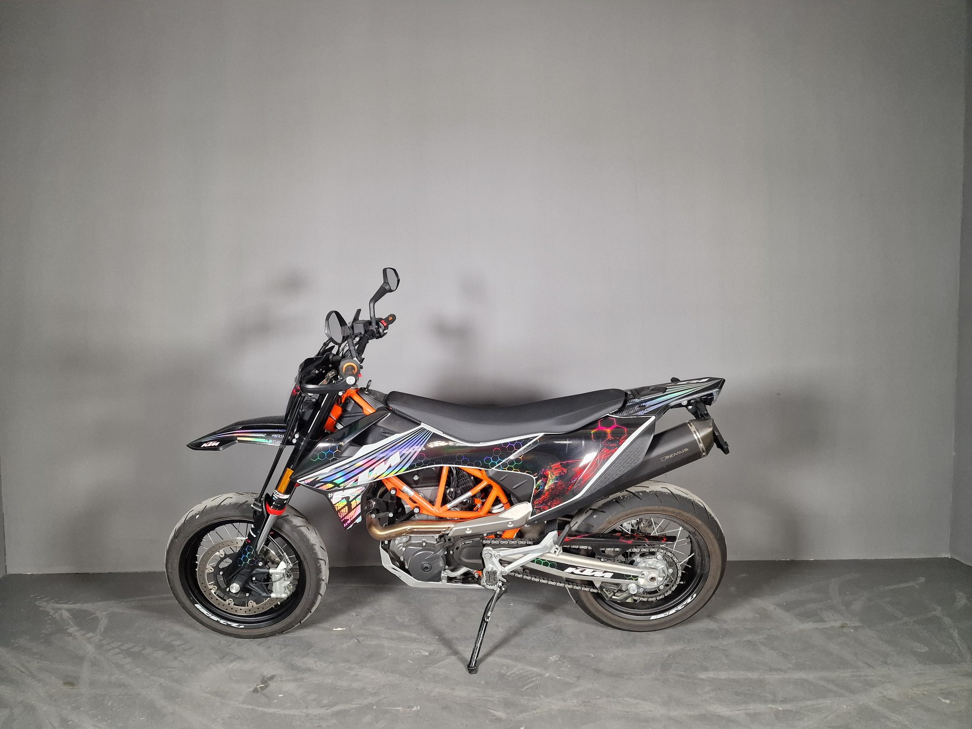 KTM 690 SMC R ABS (35 kW)-showroom-element-1