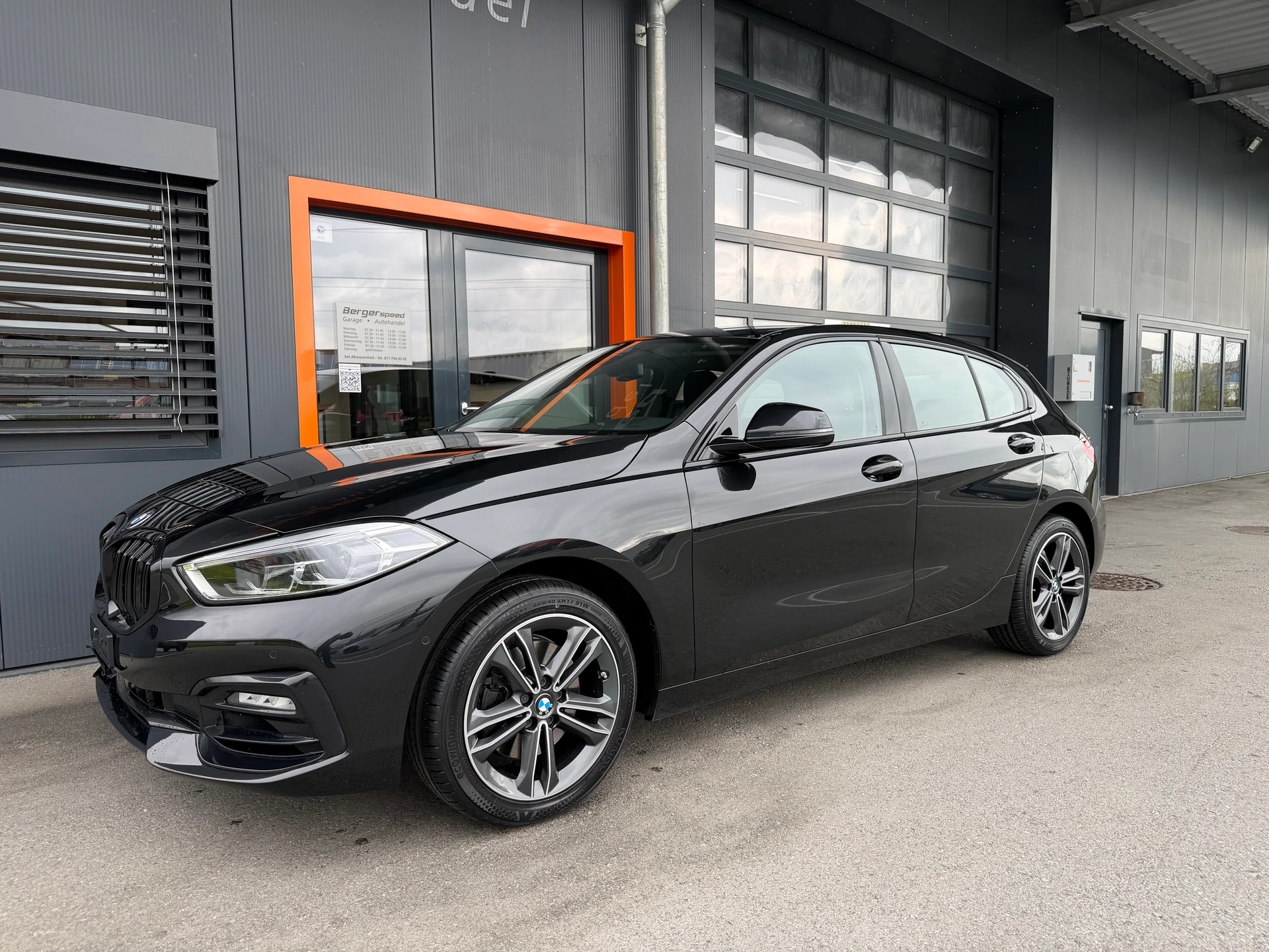 BMW 118i Steptronic Sport Line-image-0