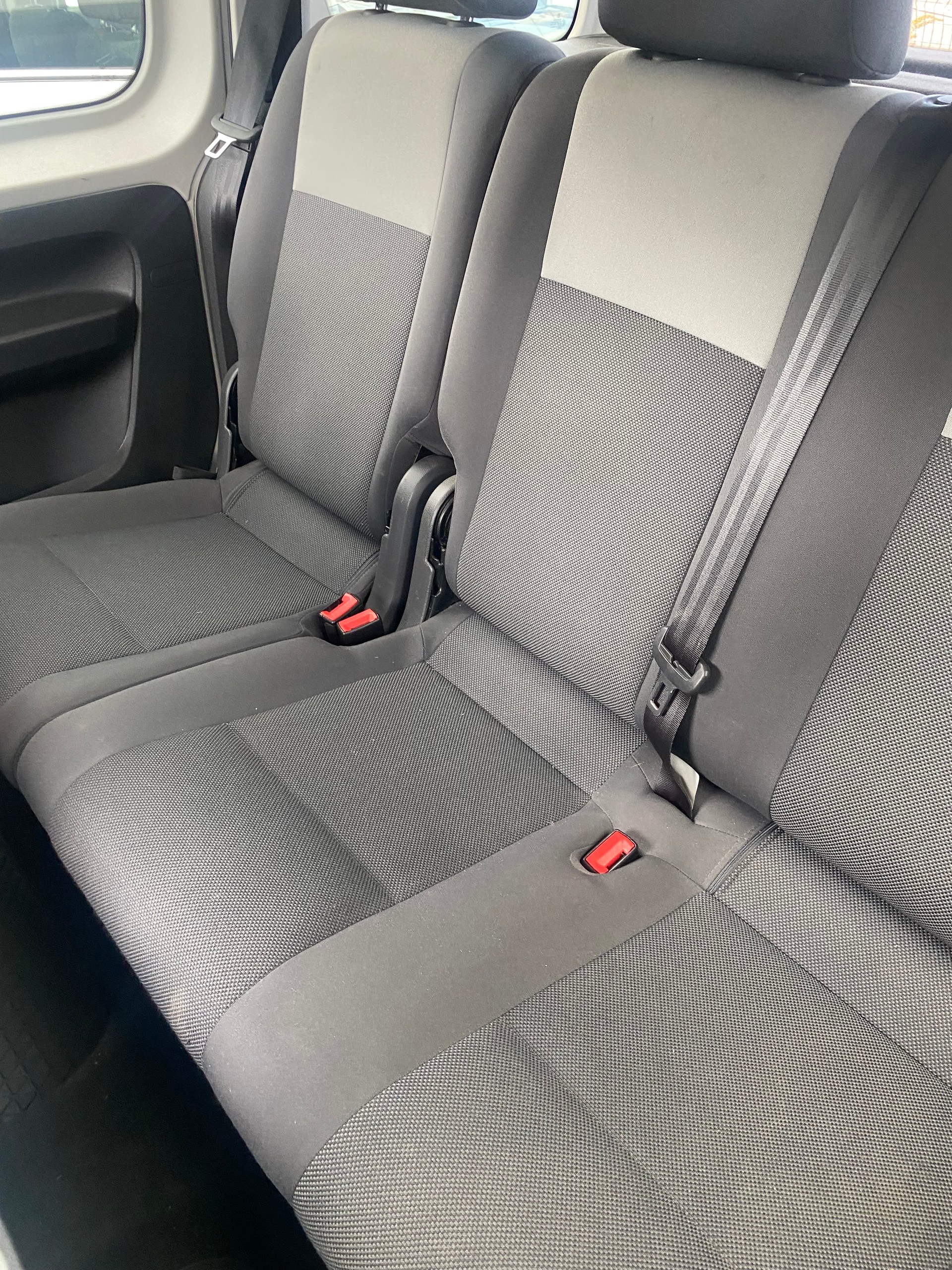 VW Caddy 1.6 TDI Blue Motion Technology Trendline DSG-image-8