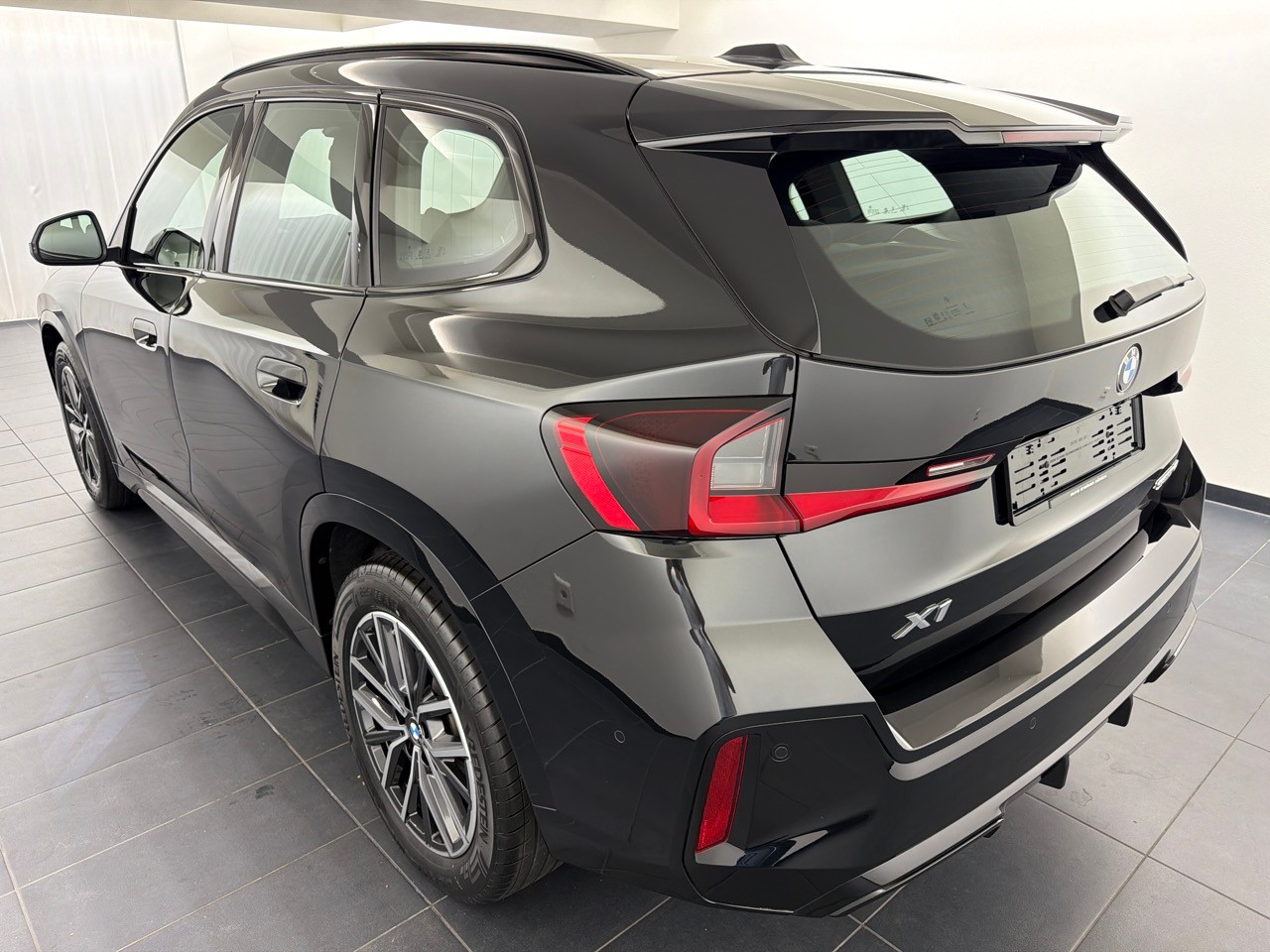 BMW X1 sDrive 18i M Sport-image-1