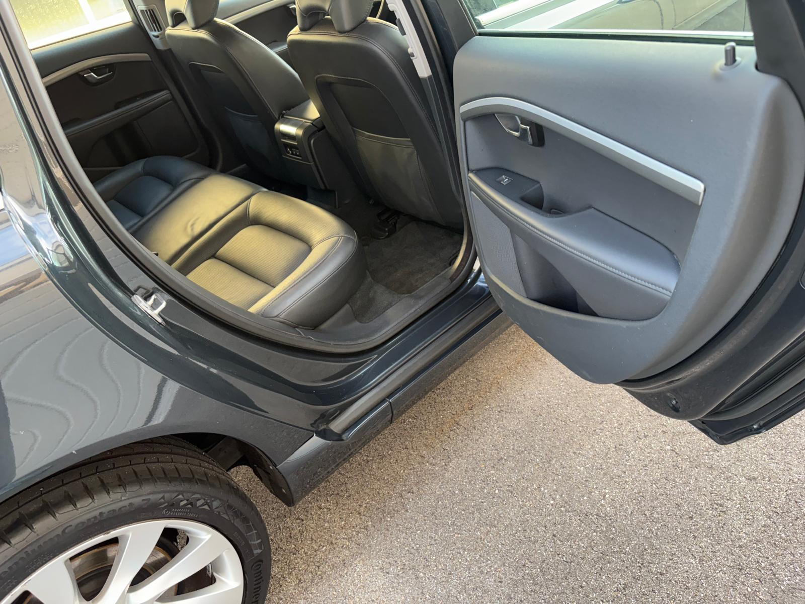 VOLVO V70 T5 Summum Powershift-image-11