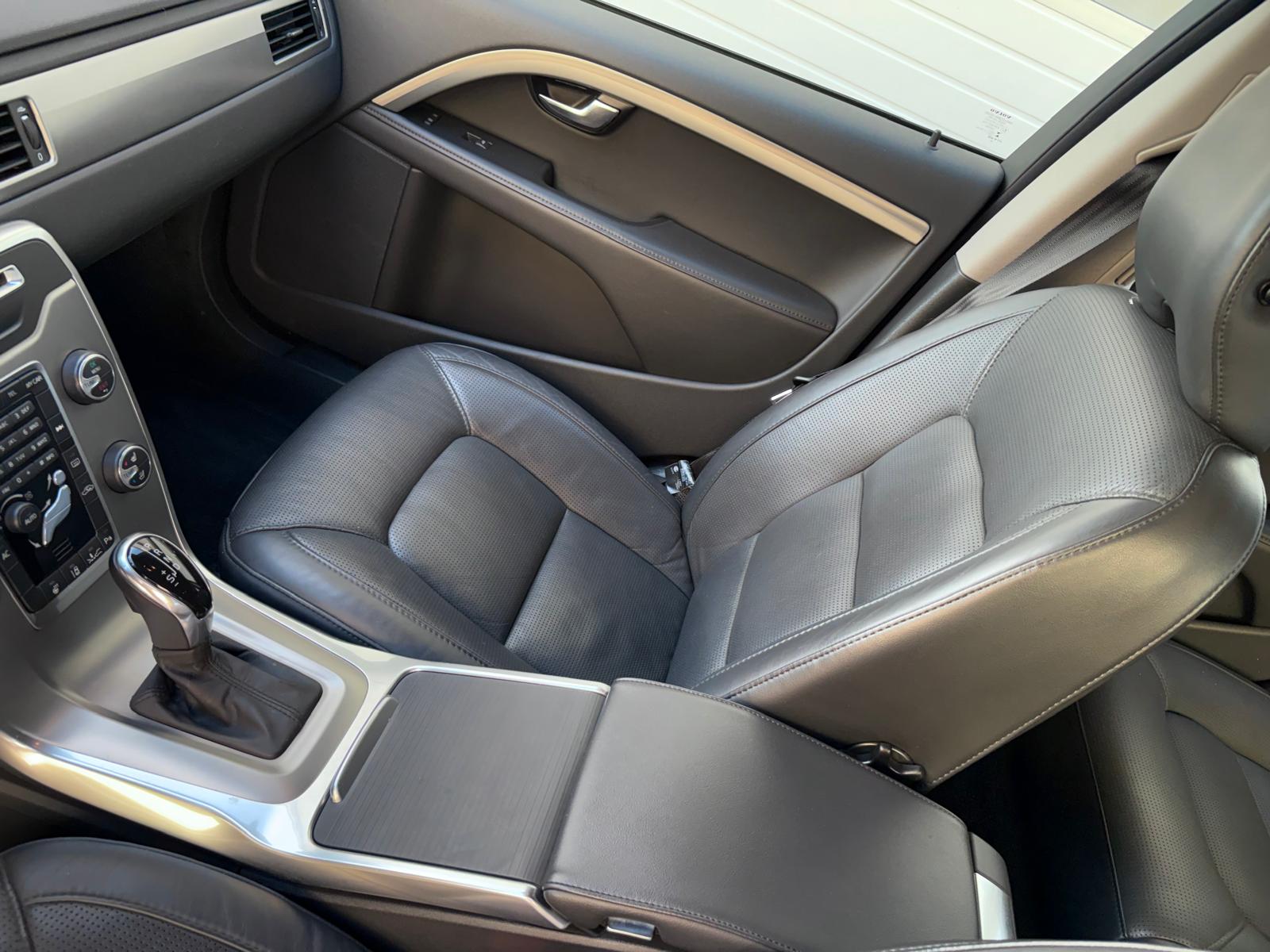 VOLVO V70 T5 Summum Powershift-image-9