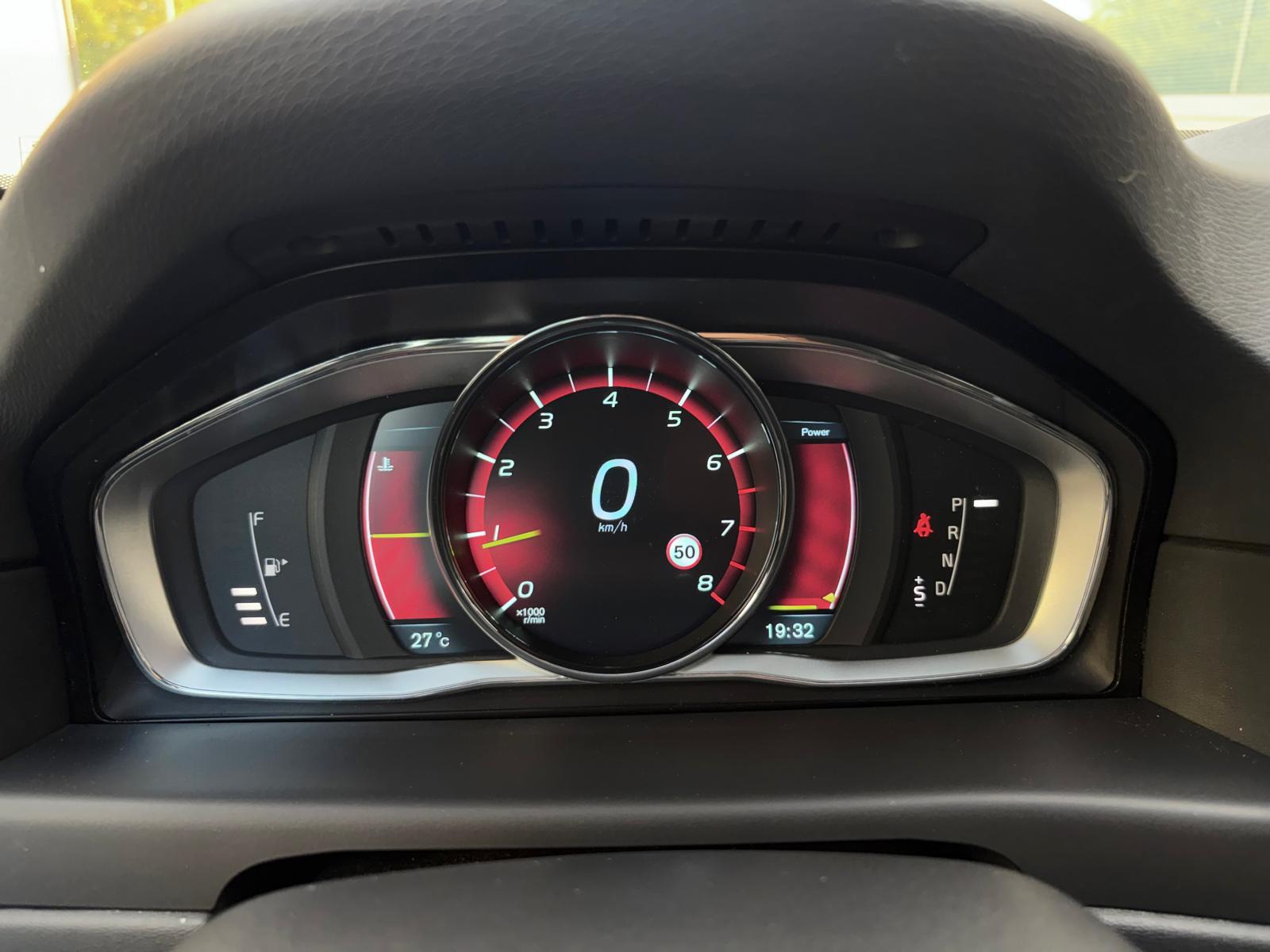 VOLVO V70 T5 Summum Powershift-image-15