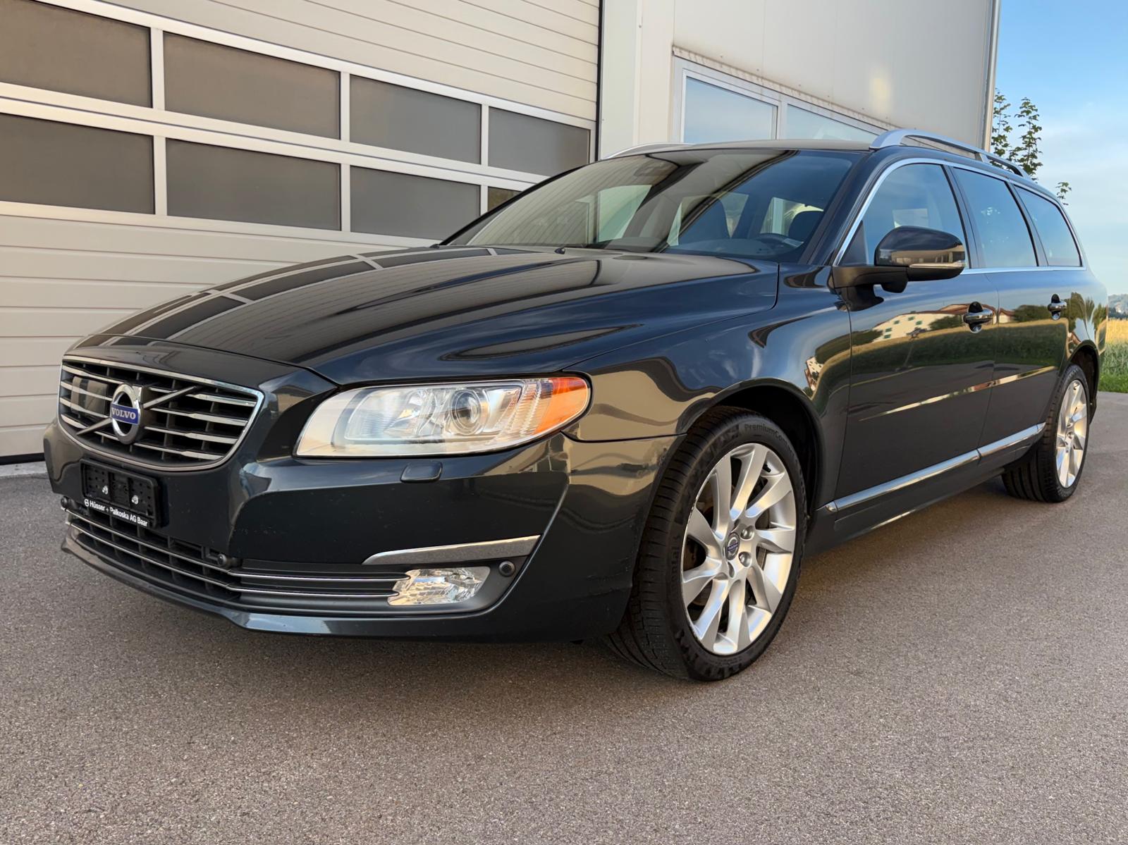 VOLVO V70 T5 Summum Powershift-image-2