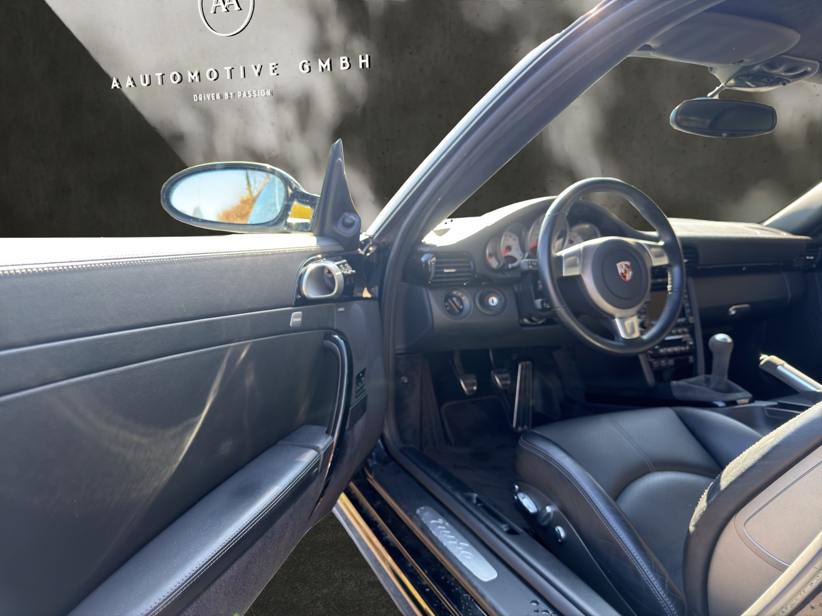 PORSCHE 911 Turbo-image-15