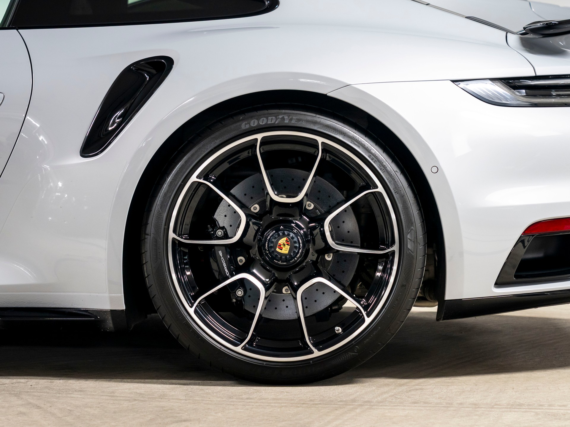 PORSCHE 911 Turbo S PDK-image-8