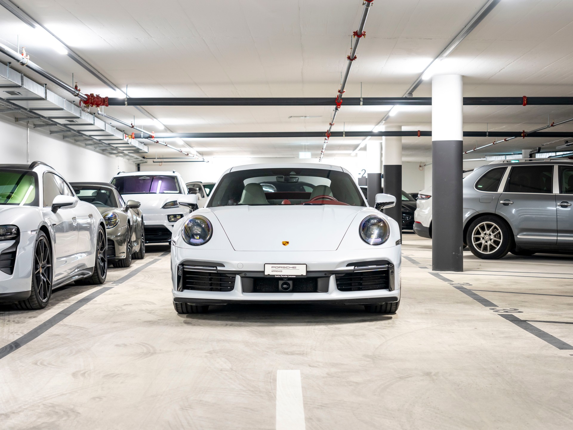 PORSCHE 911 Turbo S PDK-showroom-element-3