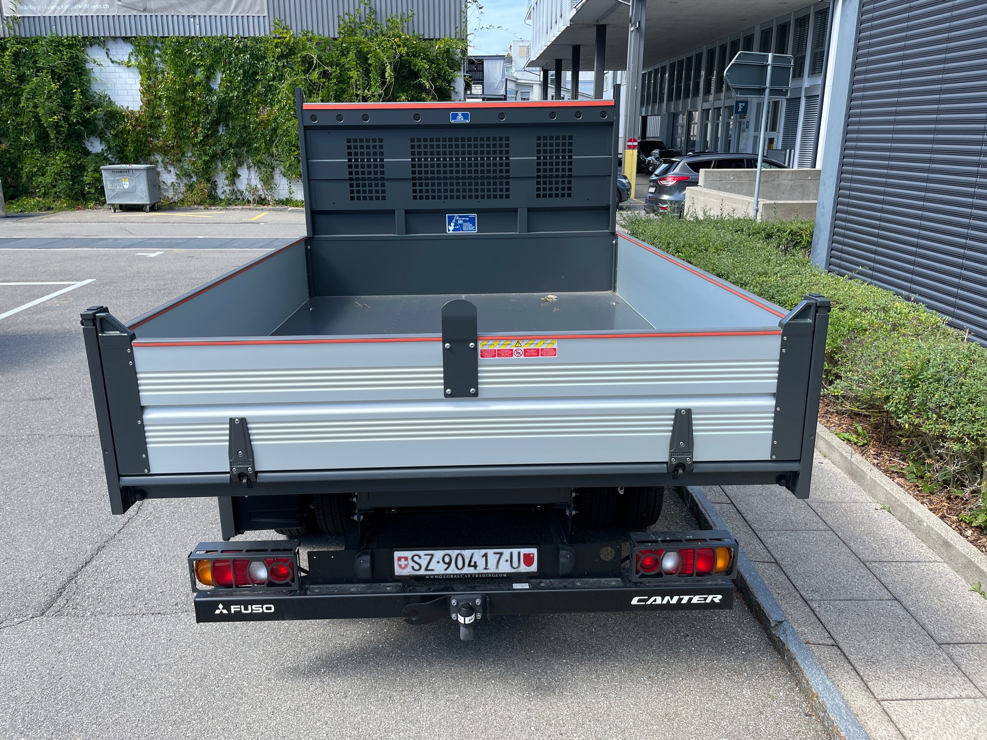 MITSUBISHI 3C15 Hinter-Kipper mit StauboxAHK-image-6