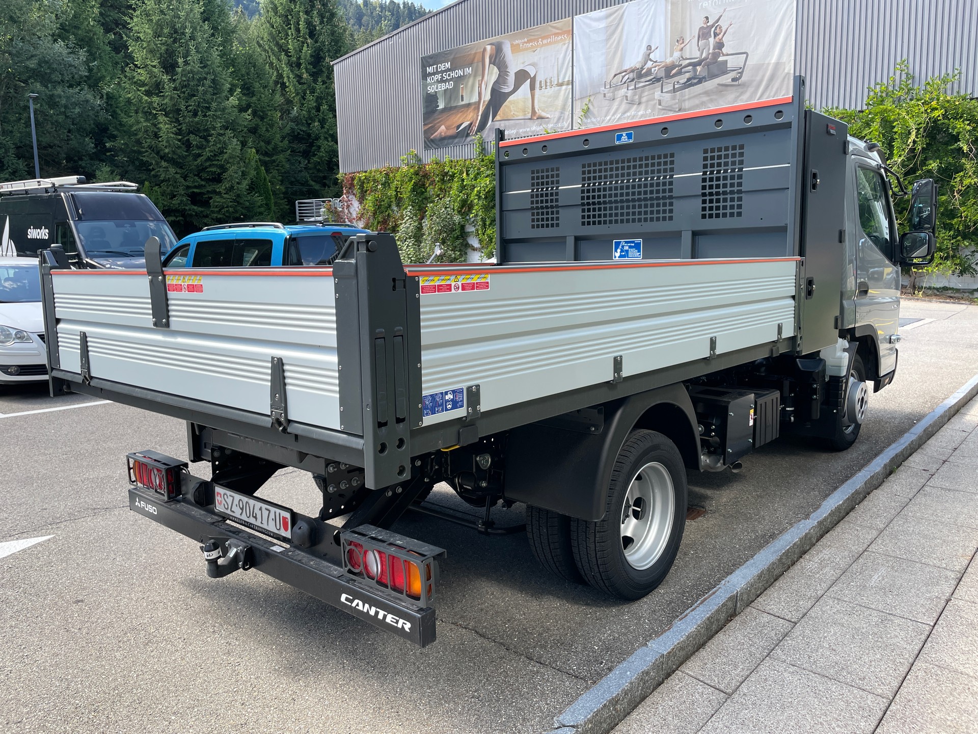 MITSUBISHI 3C15 Hinter-Kipper mit StauboxAHK-image-8