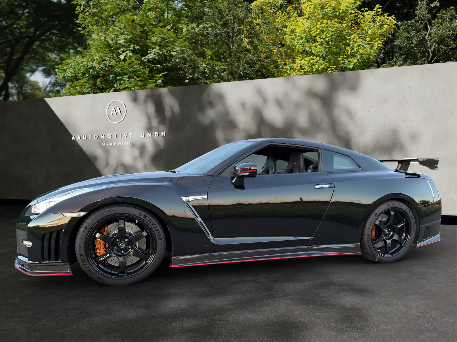 NISSAN Nismo-showroom-element-2