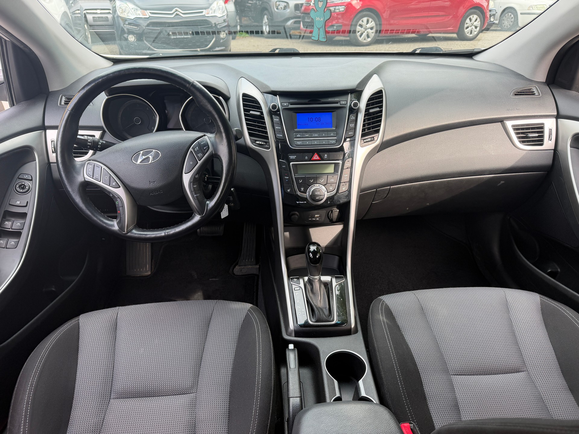 HYUNDAI i30 1.6 CRDi Amplia Automatic DCT-image-7