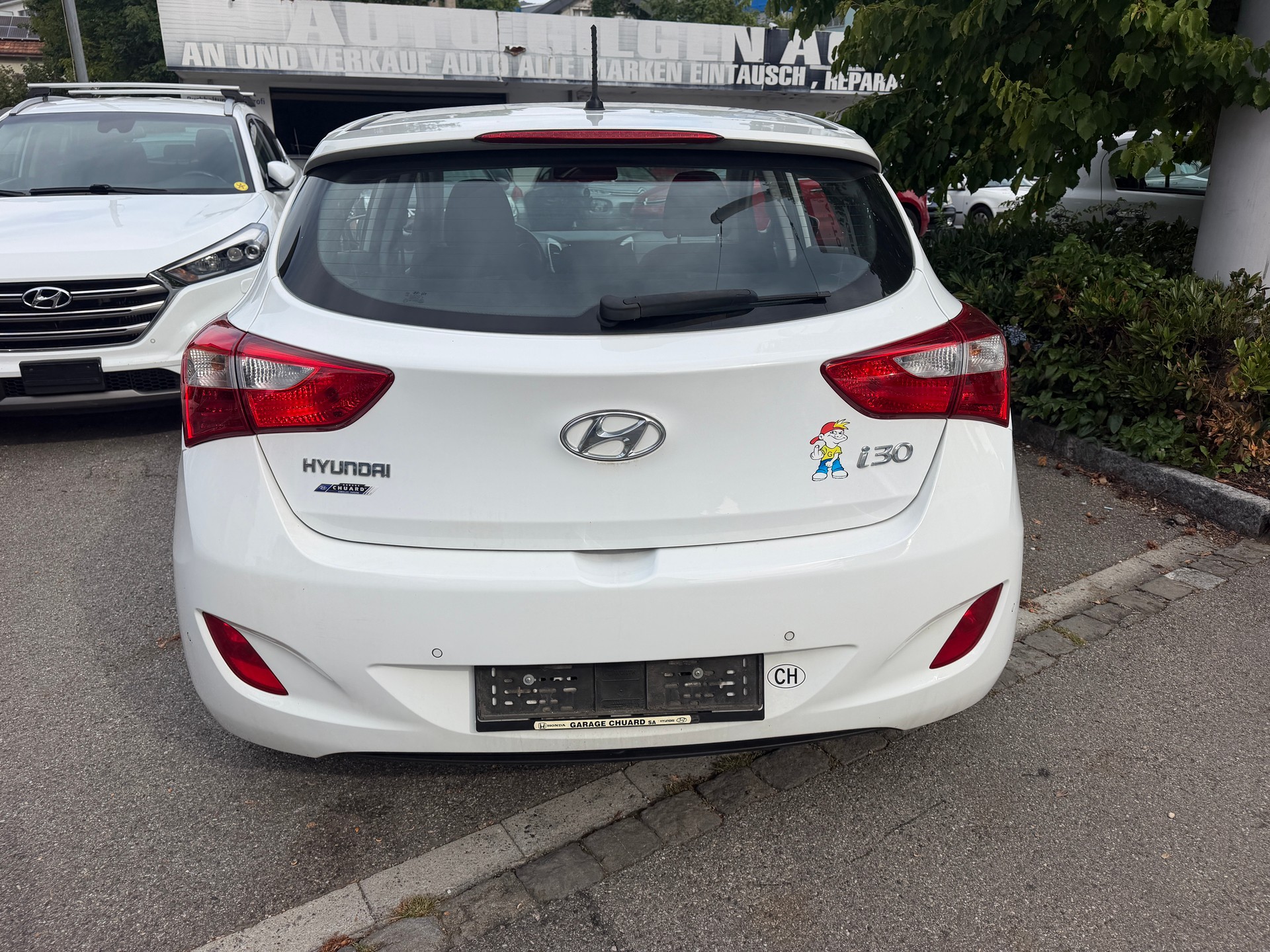 HYUNDAI i30 1.6 CRDi Amplia Automatic DCT-image-4