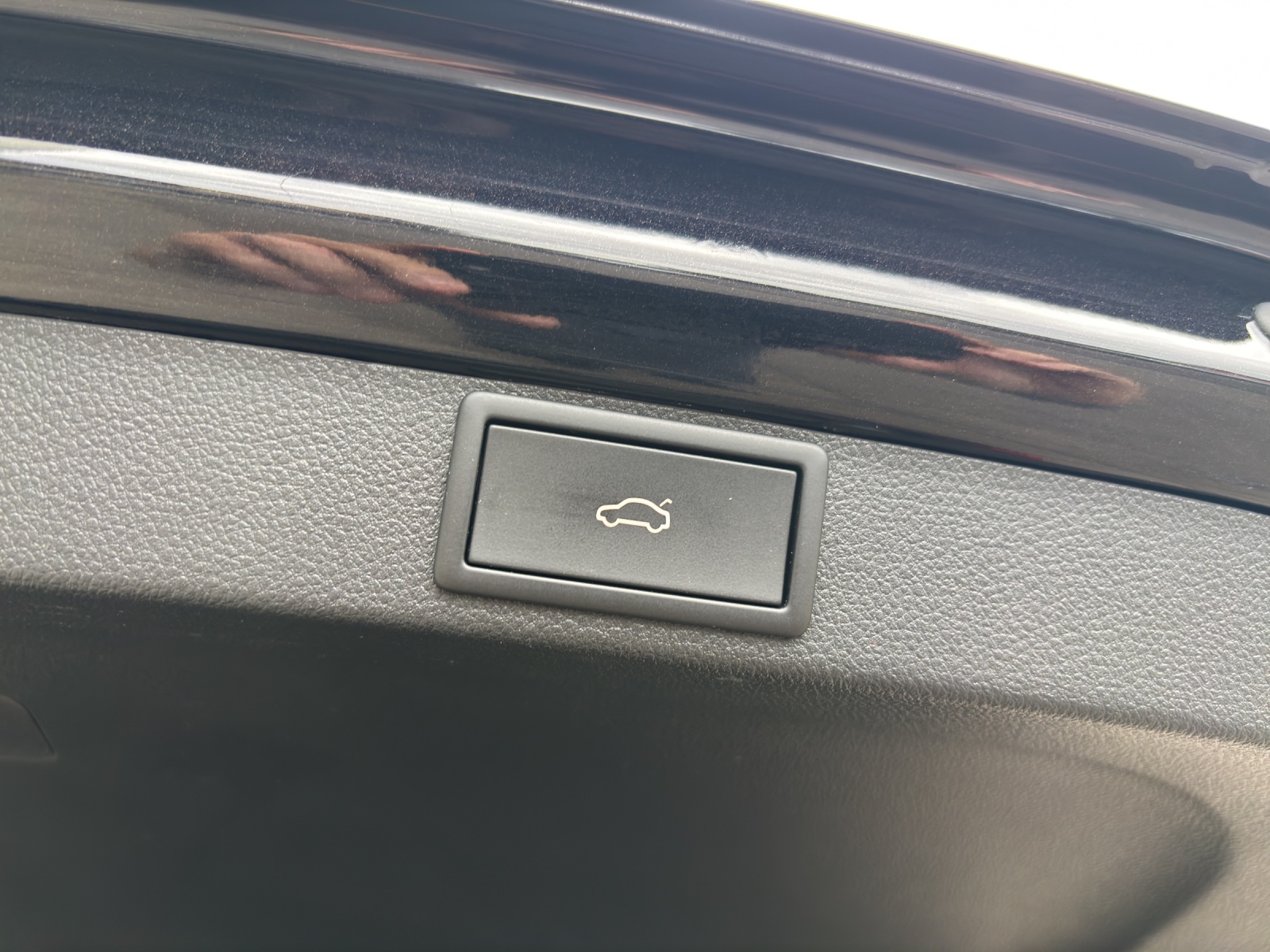 SKODA Octavia Combi 2.0 TDI DSG RS 4x4 mit fortl. Werksgarantie, AHK-Vorbereitung & Rückfahrkamera-image-8