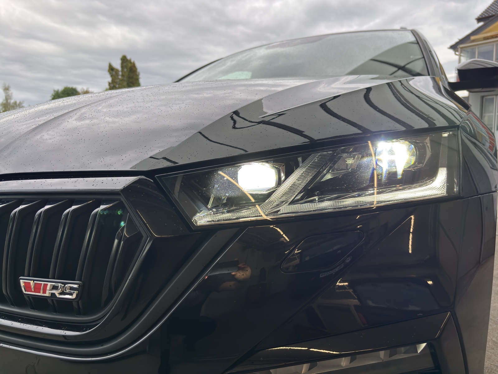 SKODA Octavia Combi 2.0 TDI DSG RS 4x4 mit fortl. Werksgarantie, AHK-Vorbereitung & Rückfahrkamera-image-9