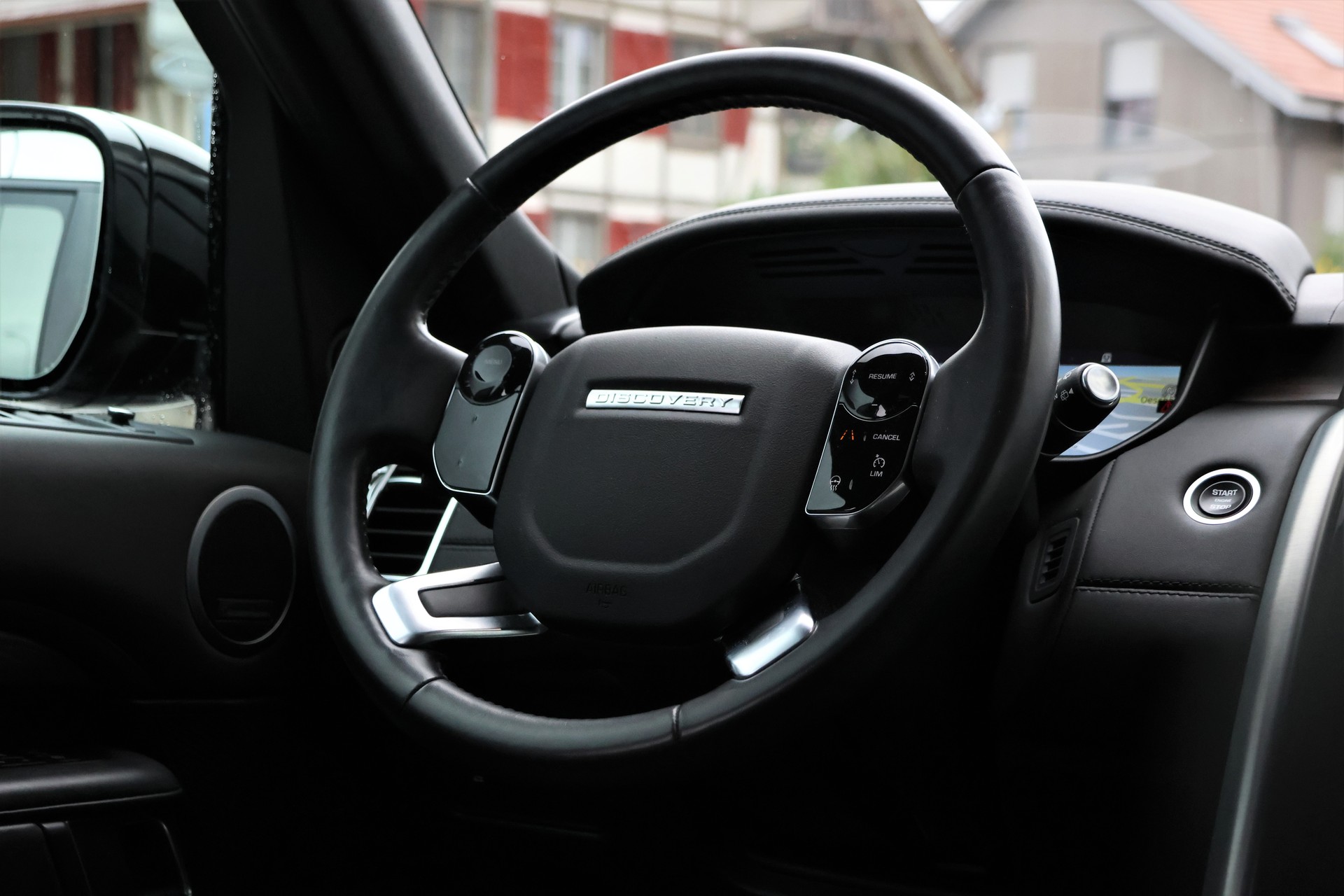 LAND ROVER Discovery 3.0 SDV6 HSE Luxury Automatic (CH) + 3.5T AHK-image-14