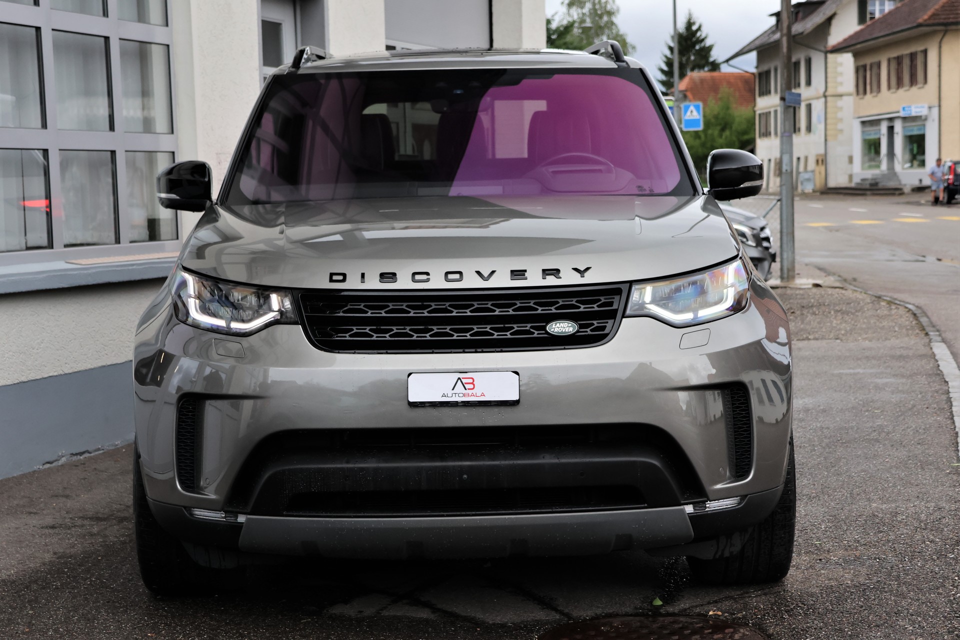 LAND ROVER Discovery 3.0 SDV6 HSE Luxury Automatic (CH) + 3.5T AHK-showroom-element-1