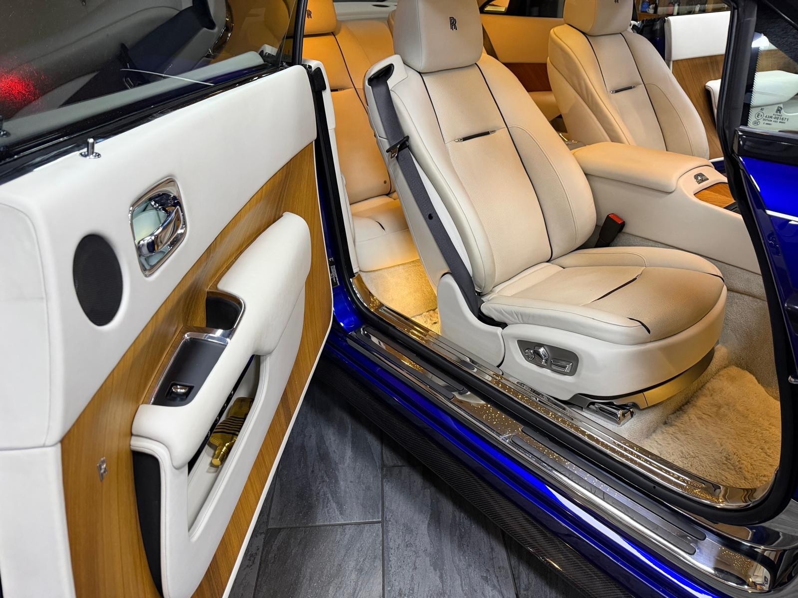 ROLLS-ROYCE Wraith 6.6 V12-image-10