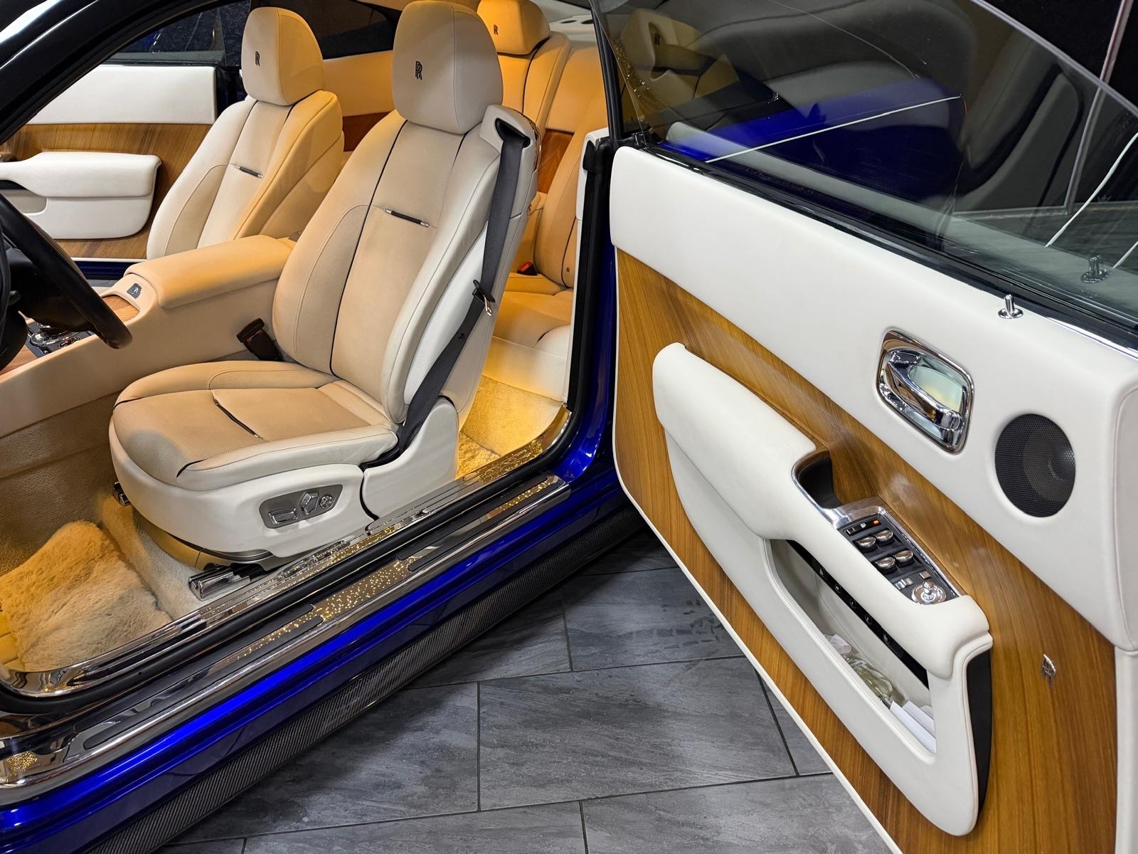 ROLLS-ROYCE Wraith 6.6 V12-image-9