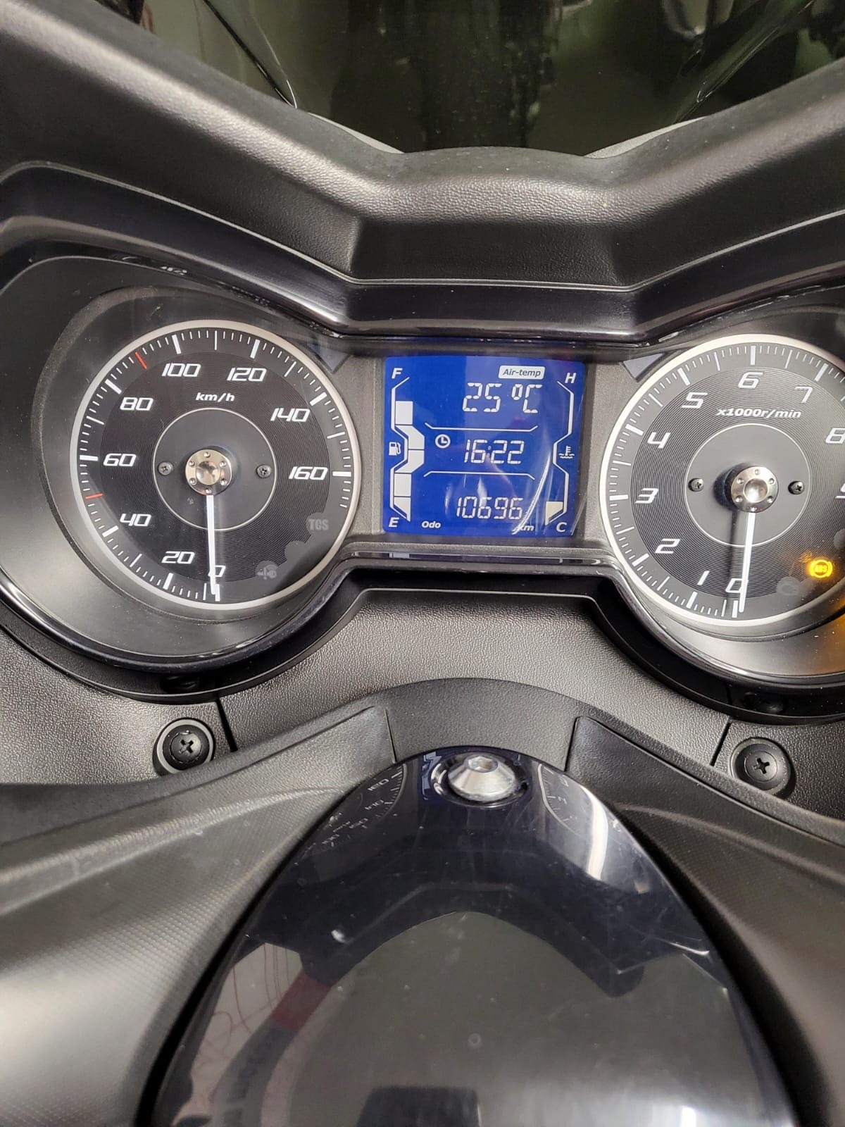 YAMAHA X-Max 300 Tech Max-showroom-element-2