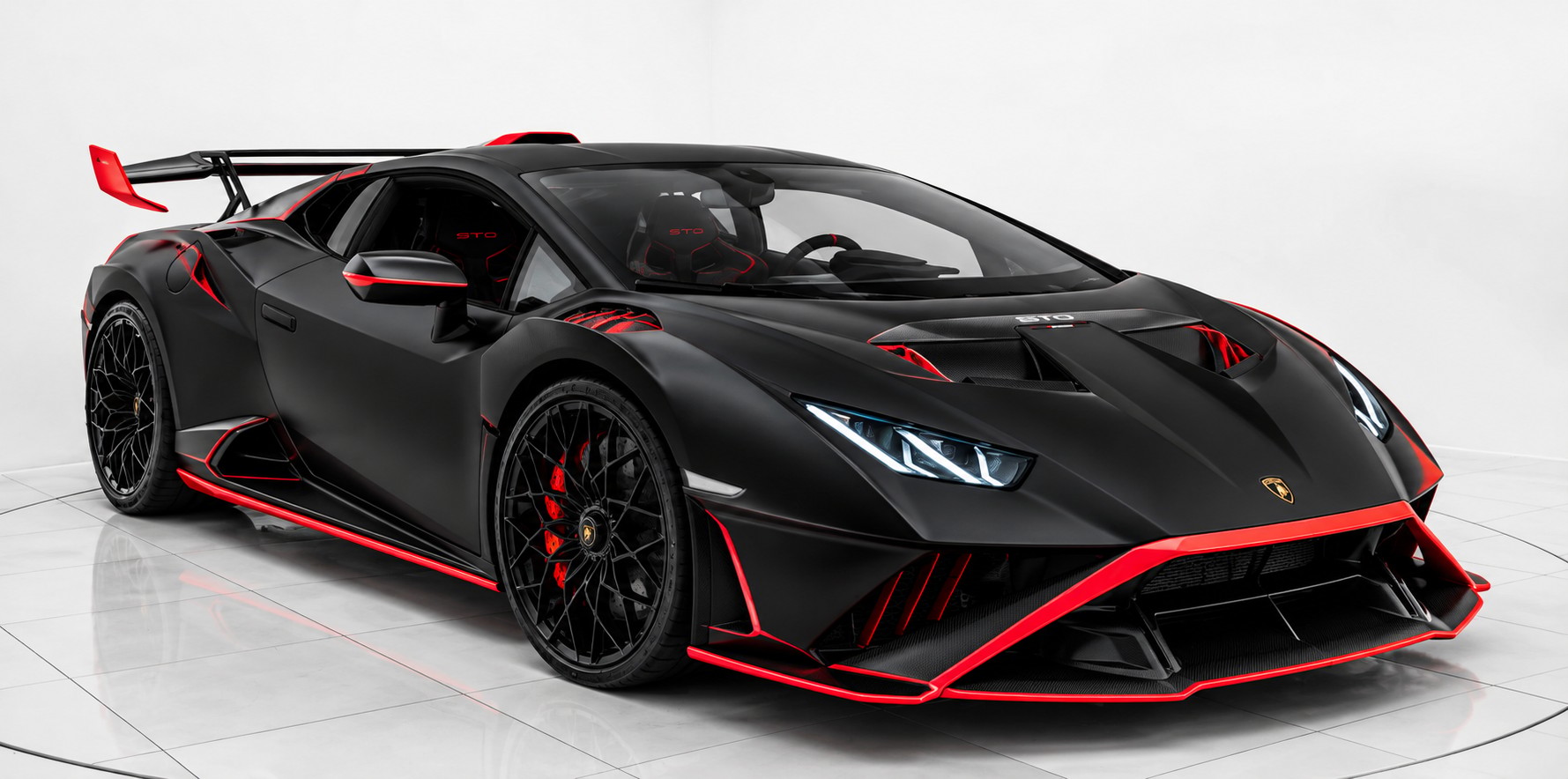 LAMBORGHINI Huracan STO Coupé DCT RWD-image-3