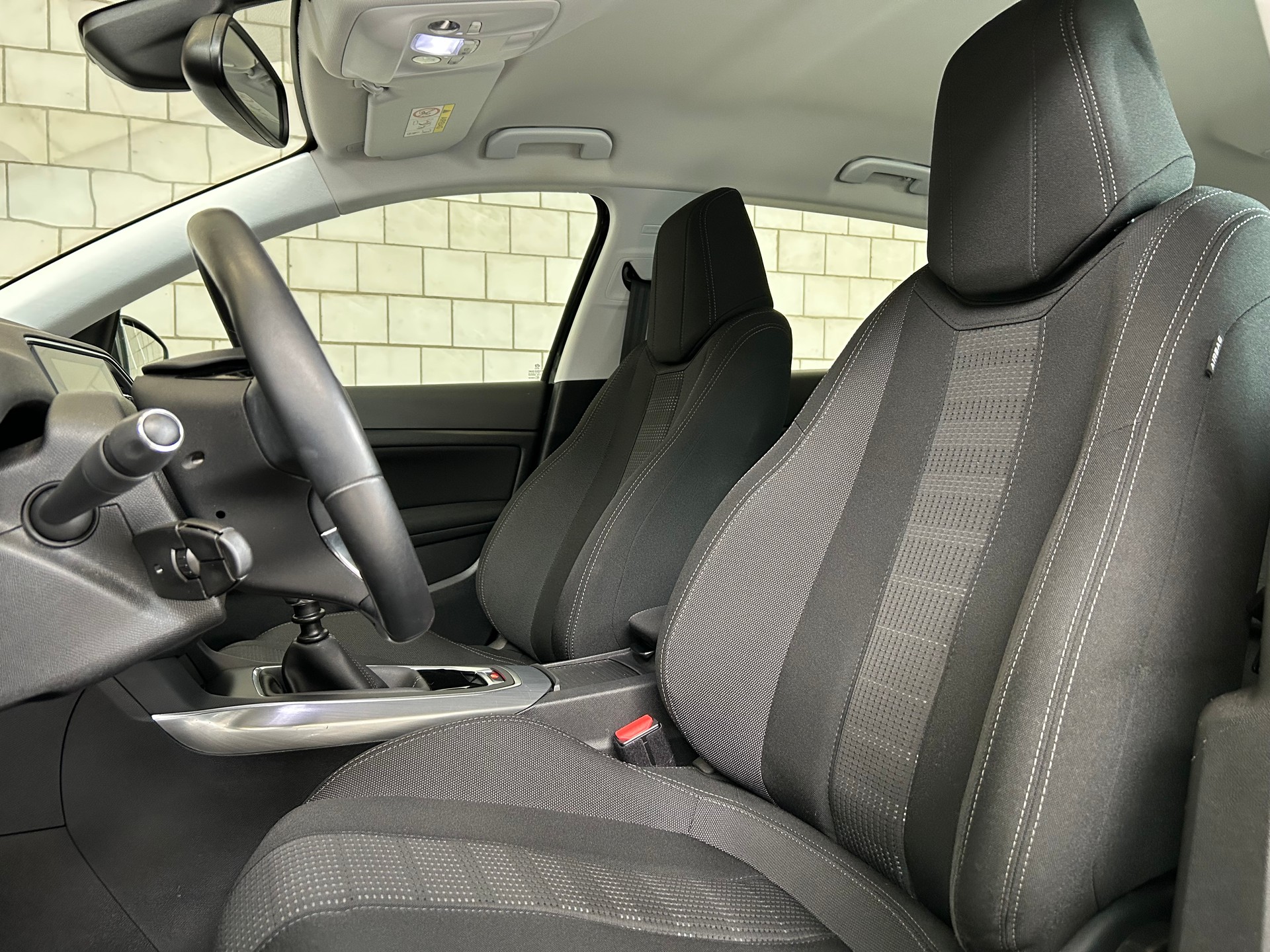 PEUGEOT 308 1.2 THP Allure-image-6