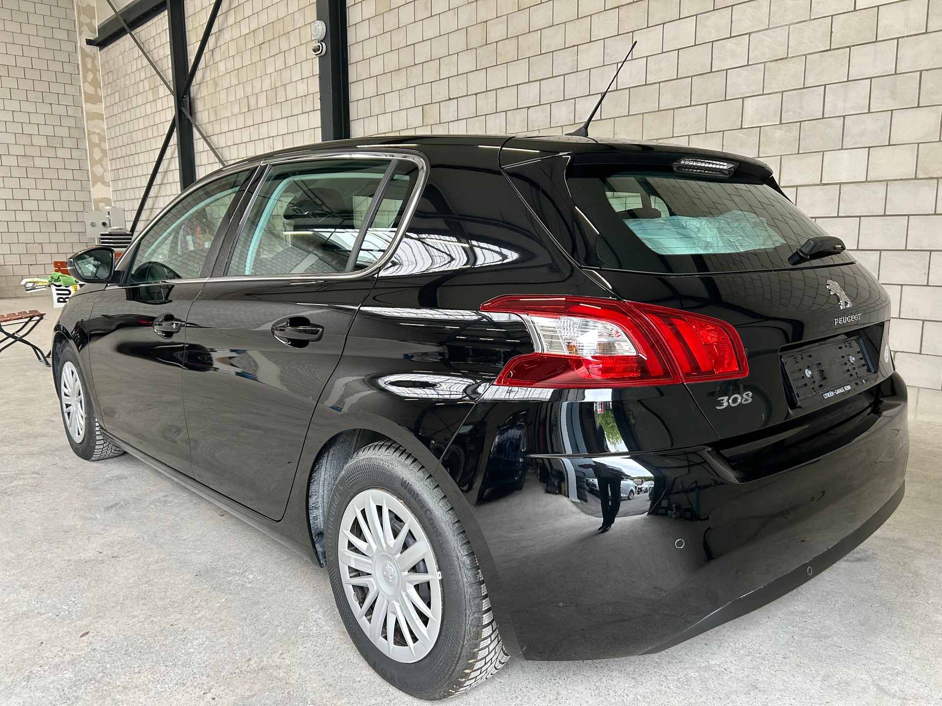 PEUGEOT 308 1.2 THP Allure-image-4