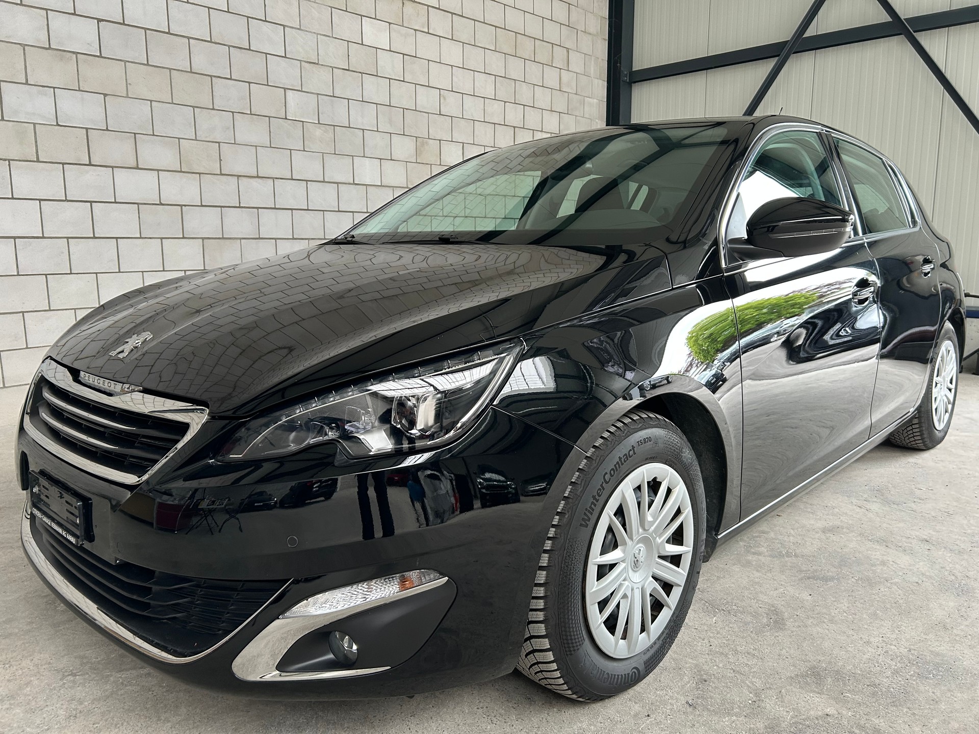 PEUGEOT 308 1.2 THP Allure-image-1