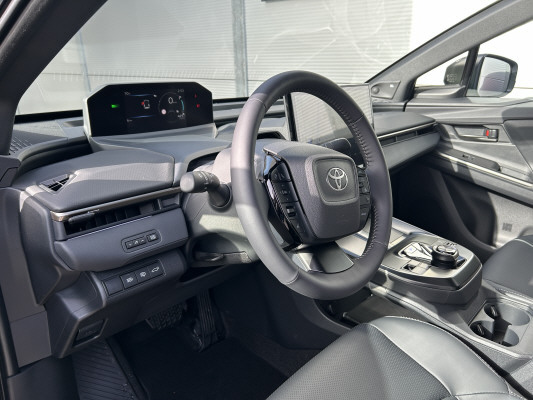 TOYOTA bZ4X Premium 73,1 kWh AWD-image-7