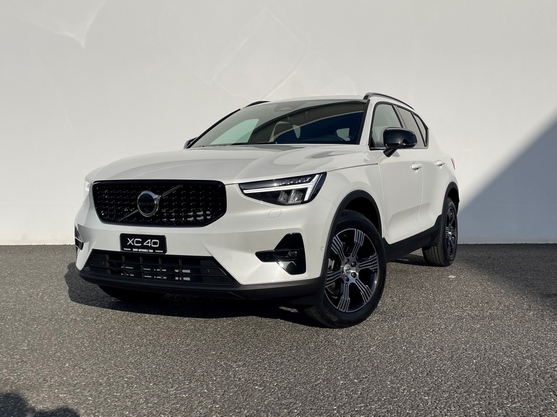 VOLVO XC40 2.0 B5 MH Ultimate Dark AWD-image-0