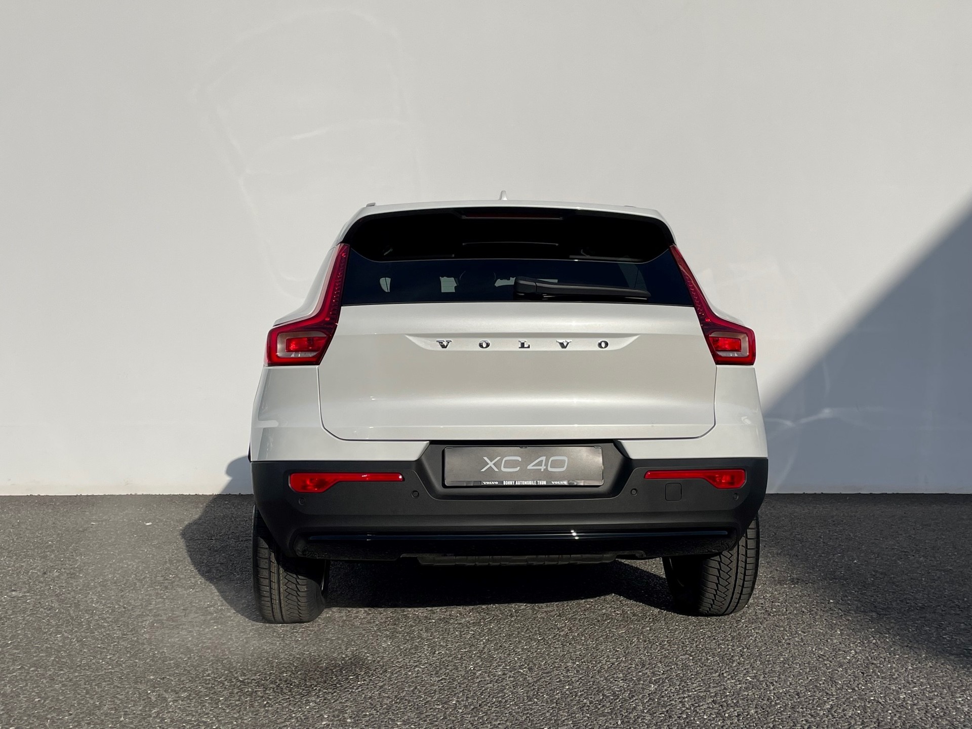 VOLVO XC40 2.0 B5 MH Ultimate Dark AWD-image-3