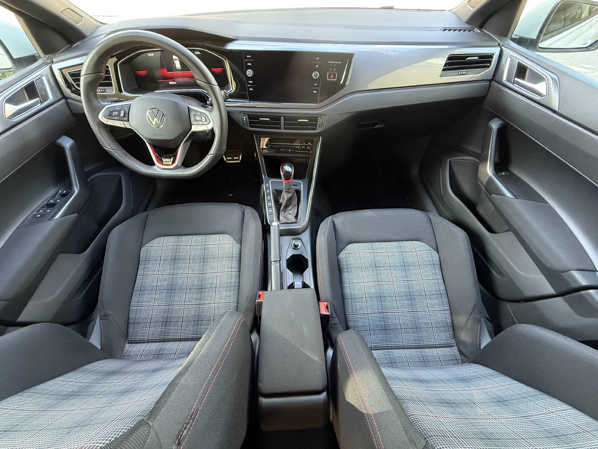 VW Polo 2.0 TSI GTI DSG-image-9