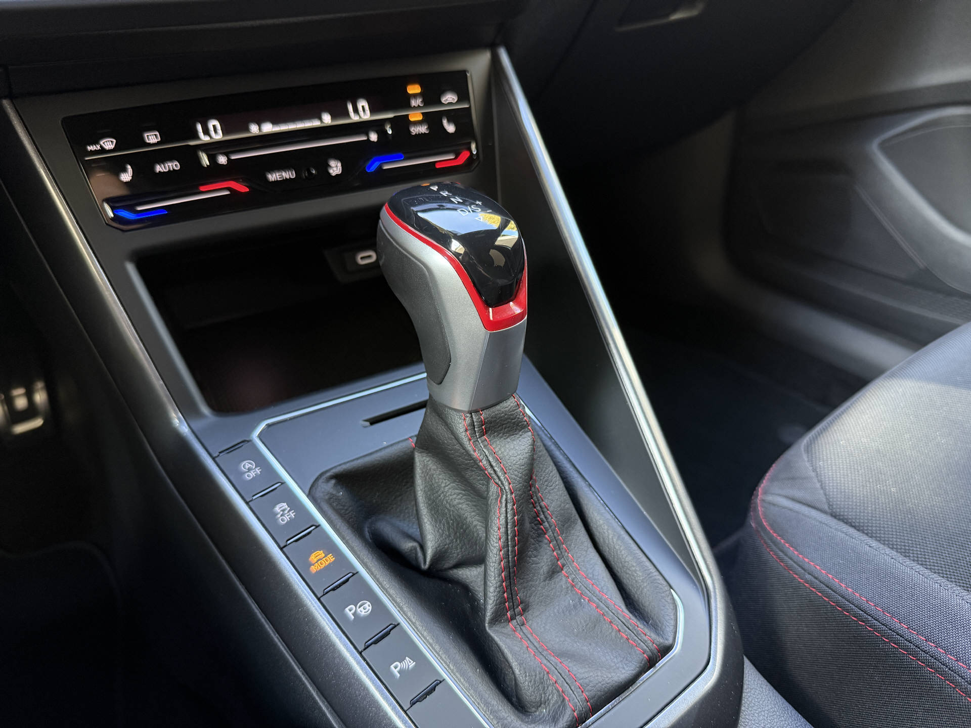 VW Polo 2.0 TSI GTI DSG-image-13