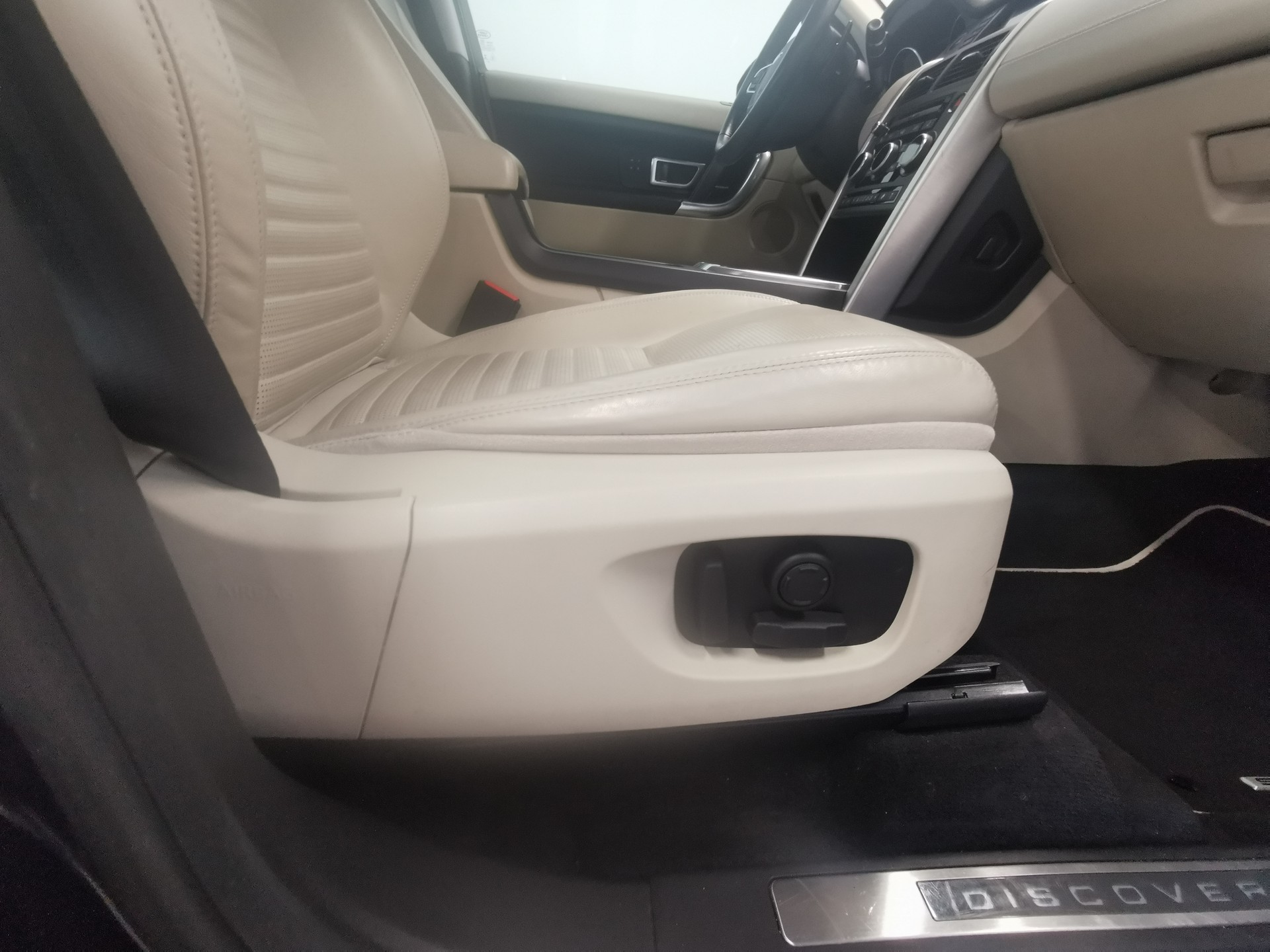 LAND ROVER Discovery Sport 2.0 Si4 HSE Luxury AT9-image-11