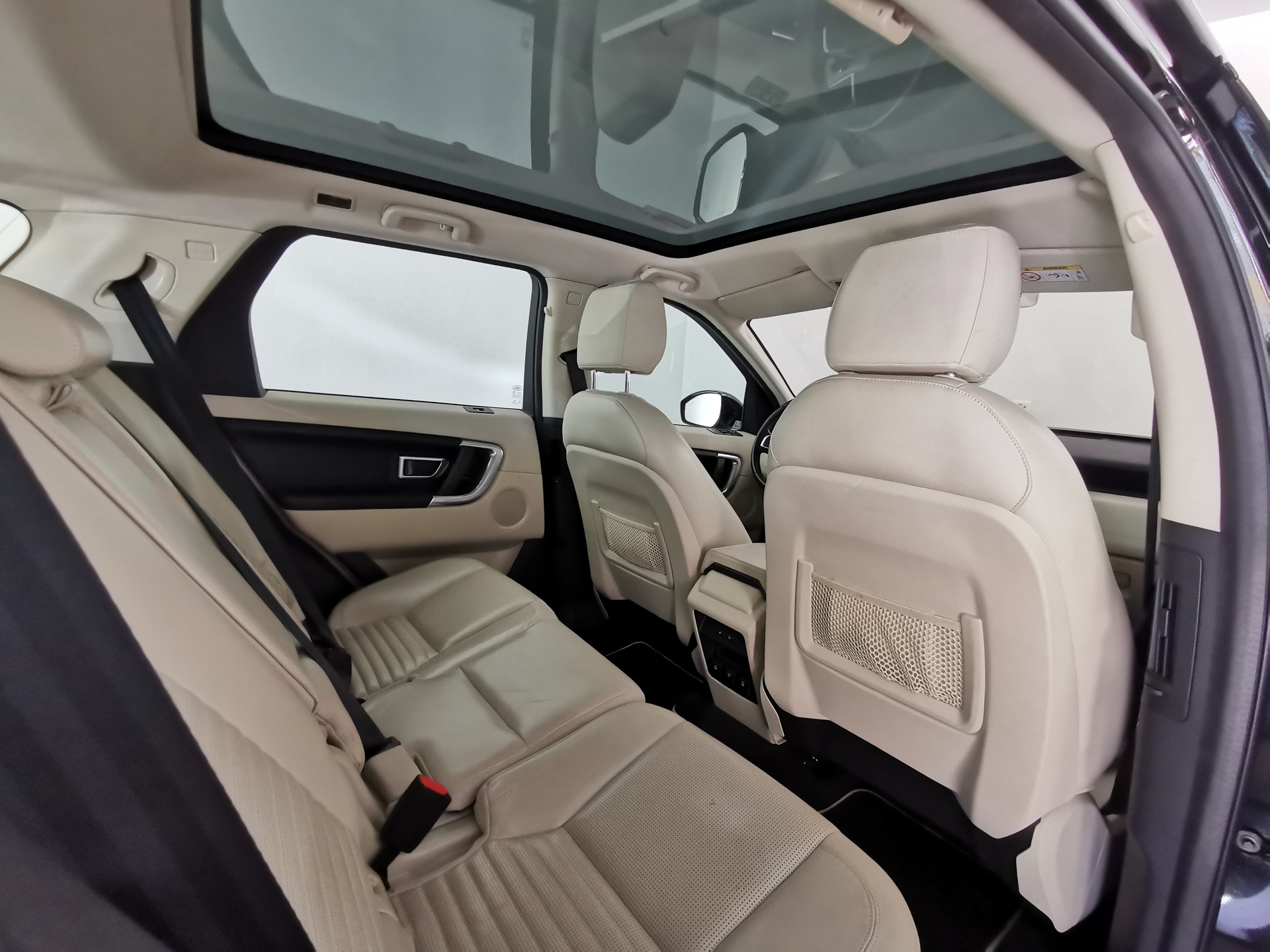 LAND ROVER Discovery Sport 2.0 Si4 HSE Luxury AT9-image-5