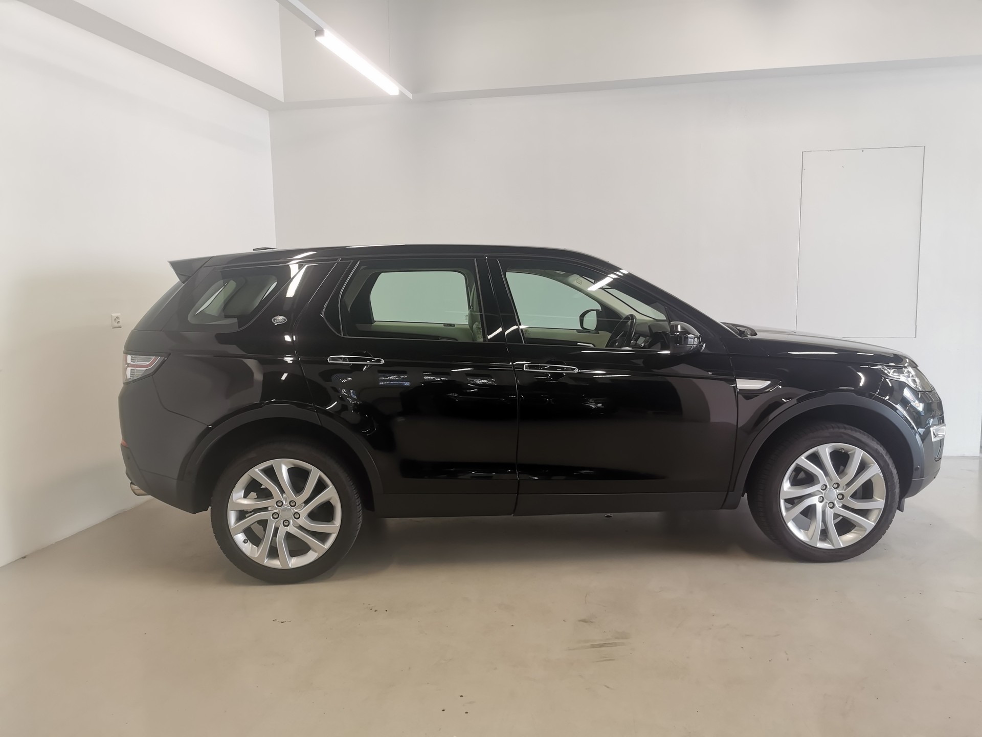 LAND ROVER Discovery Sport 2.0 Si4 HSE Luxury AT9-image-2