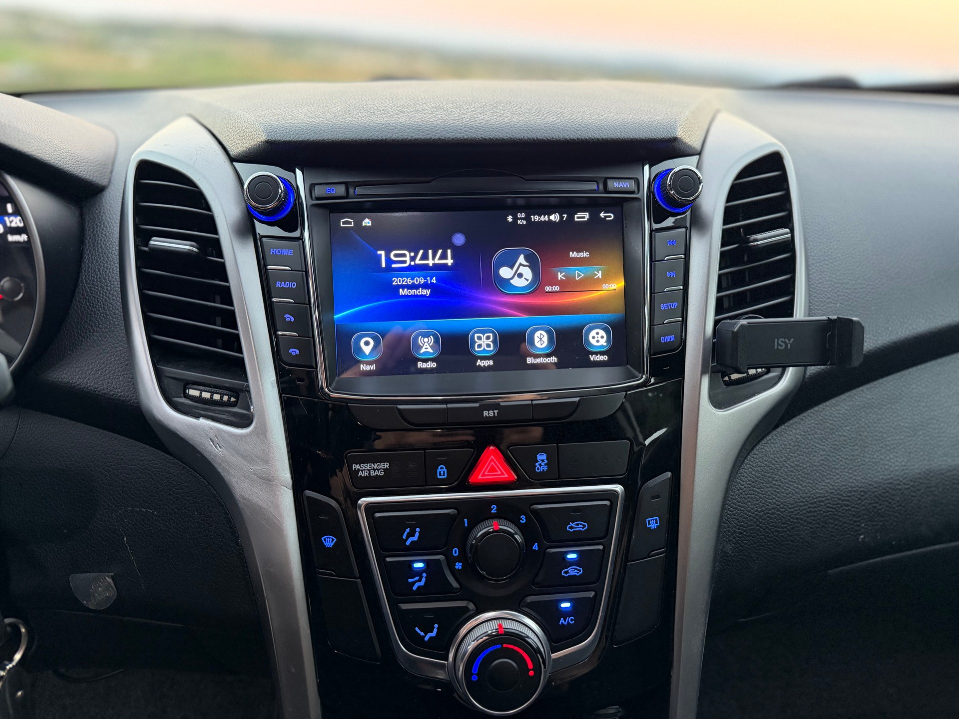 HYUNDAI i30 1.4 Comfort-image-10