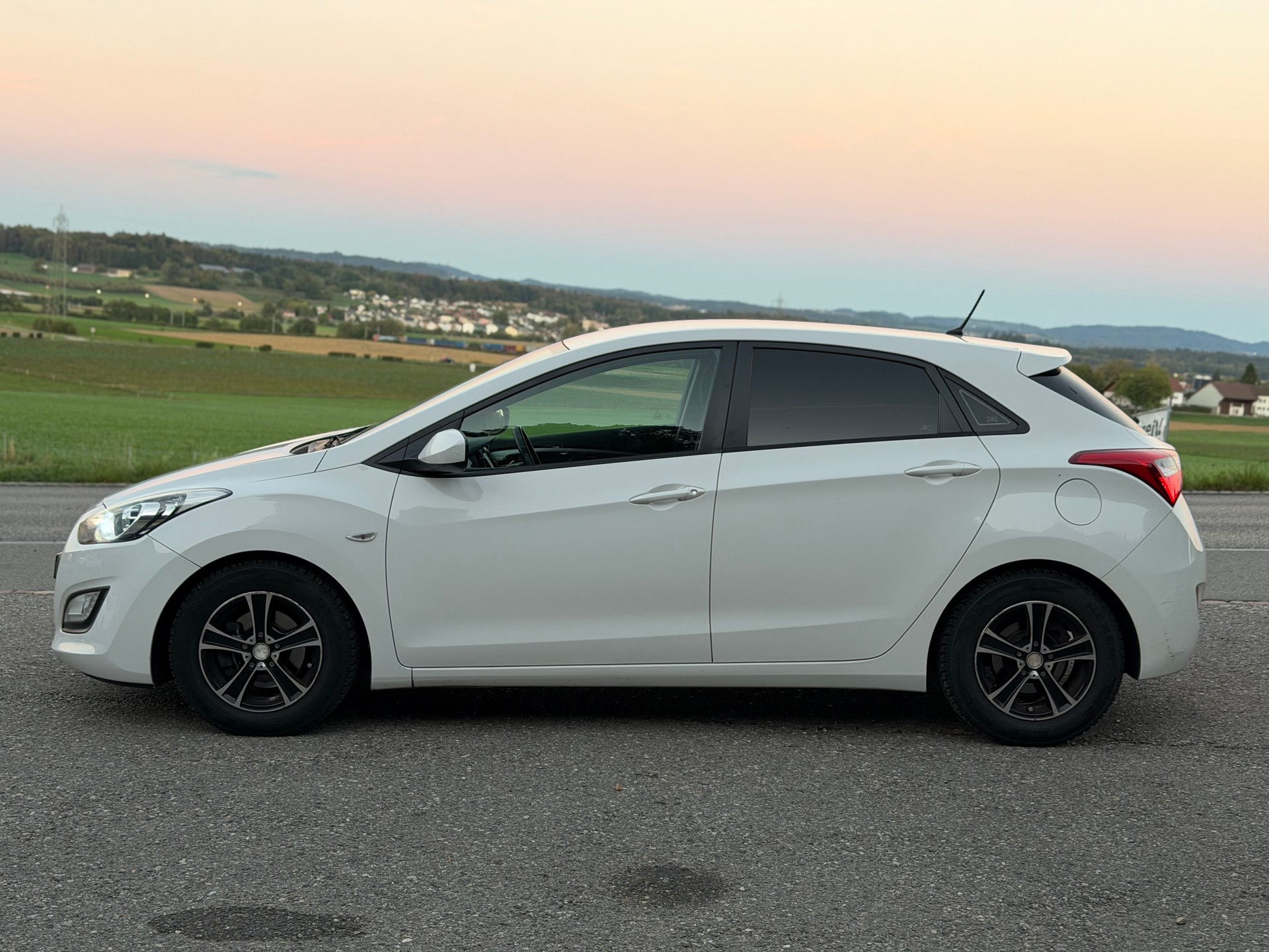 HYUNDAI i30 1.4 Comfort-image-2